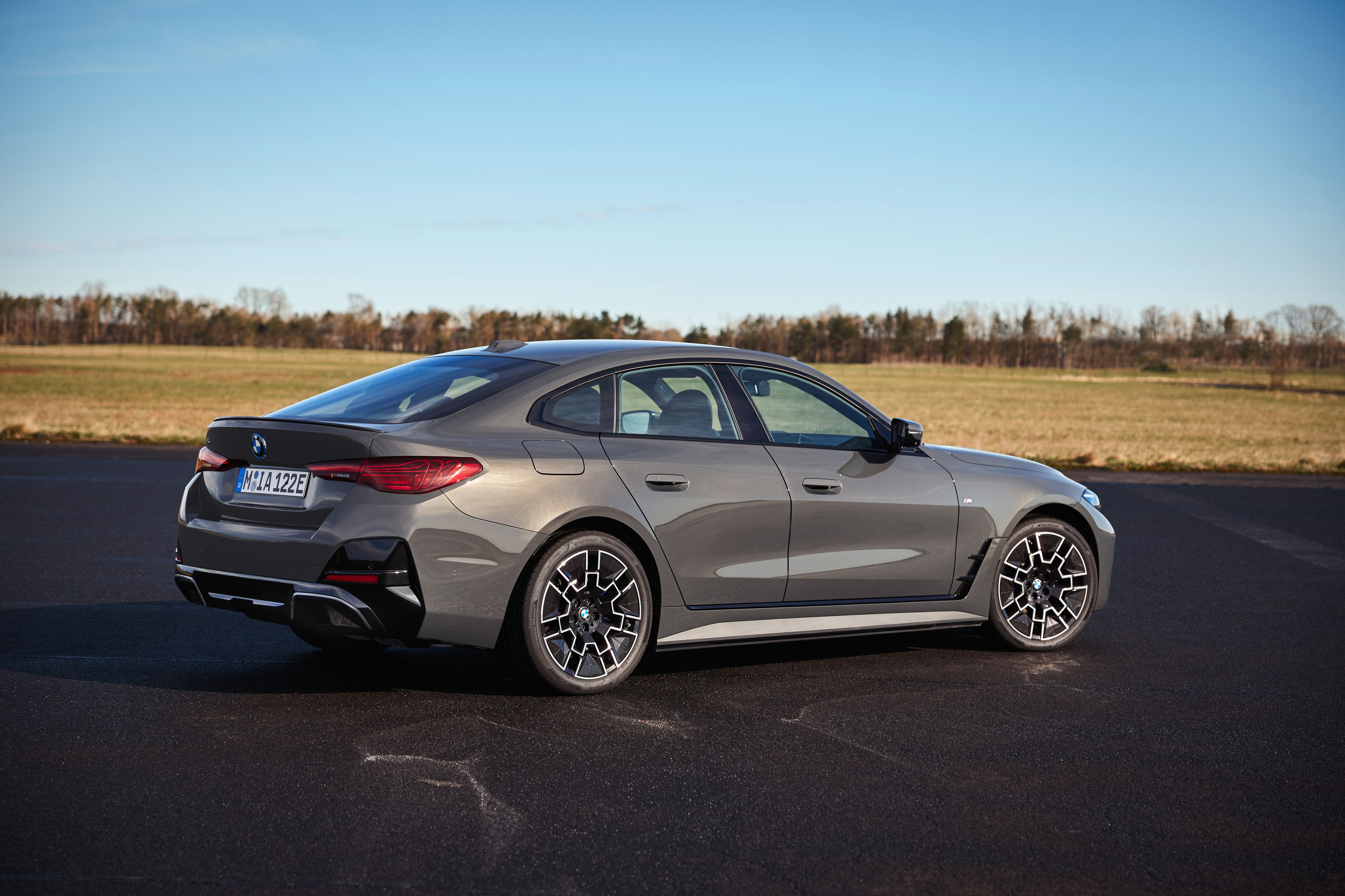 BMW i4
