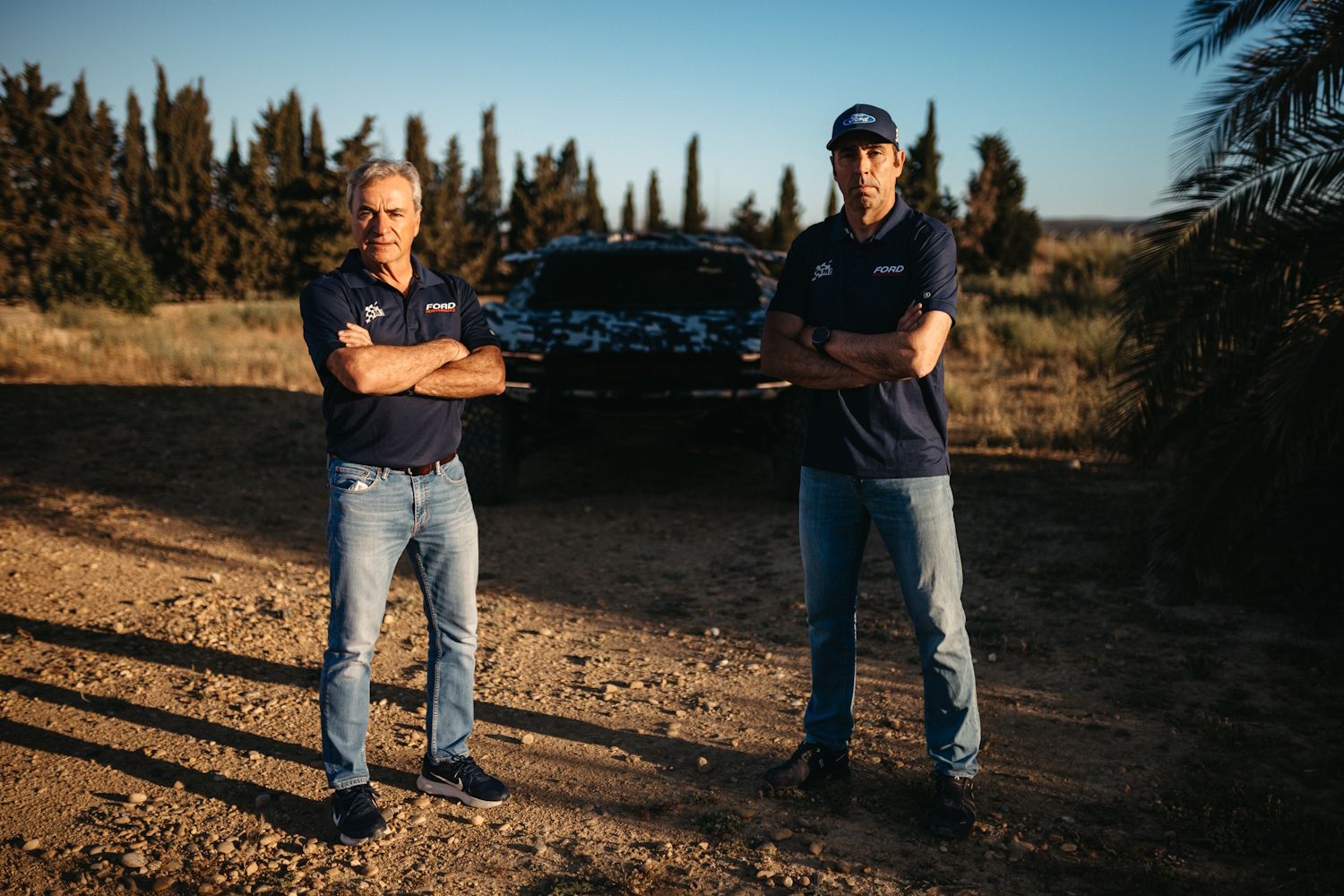 Carlos Sainz y Nani Roma fichan por Ford y pilotarán el nuevo Raptor en el Rally Dakar 2025