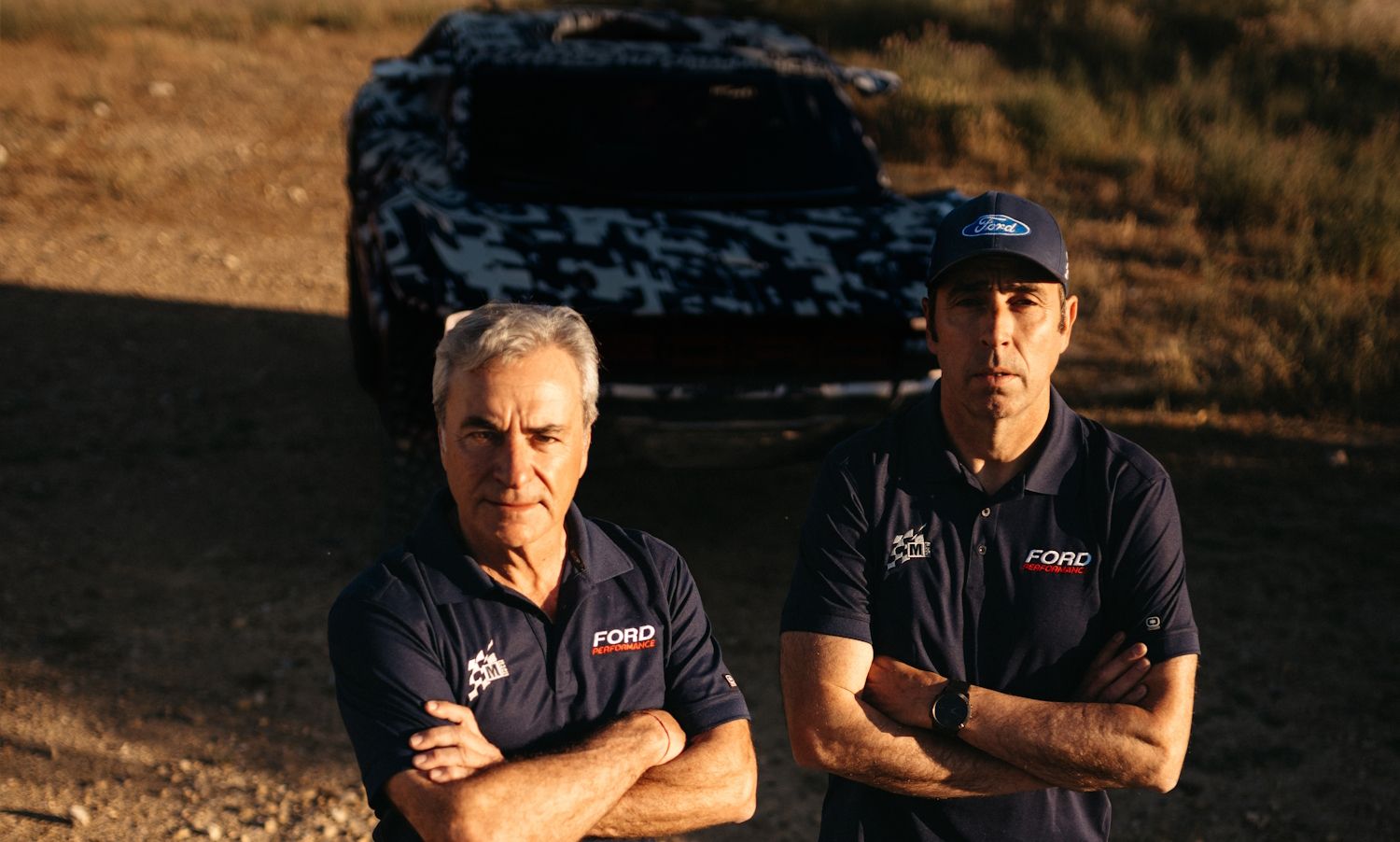 Carlos Sainz y Nani Roma fichan por Ford y pilotarán el nuevo Raptor en el Rally Dakar 2025