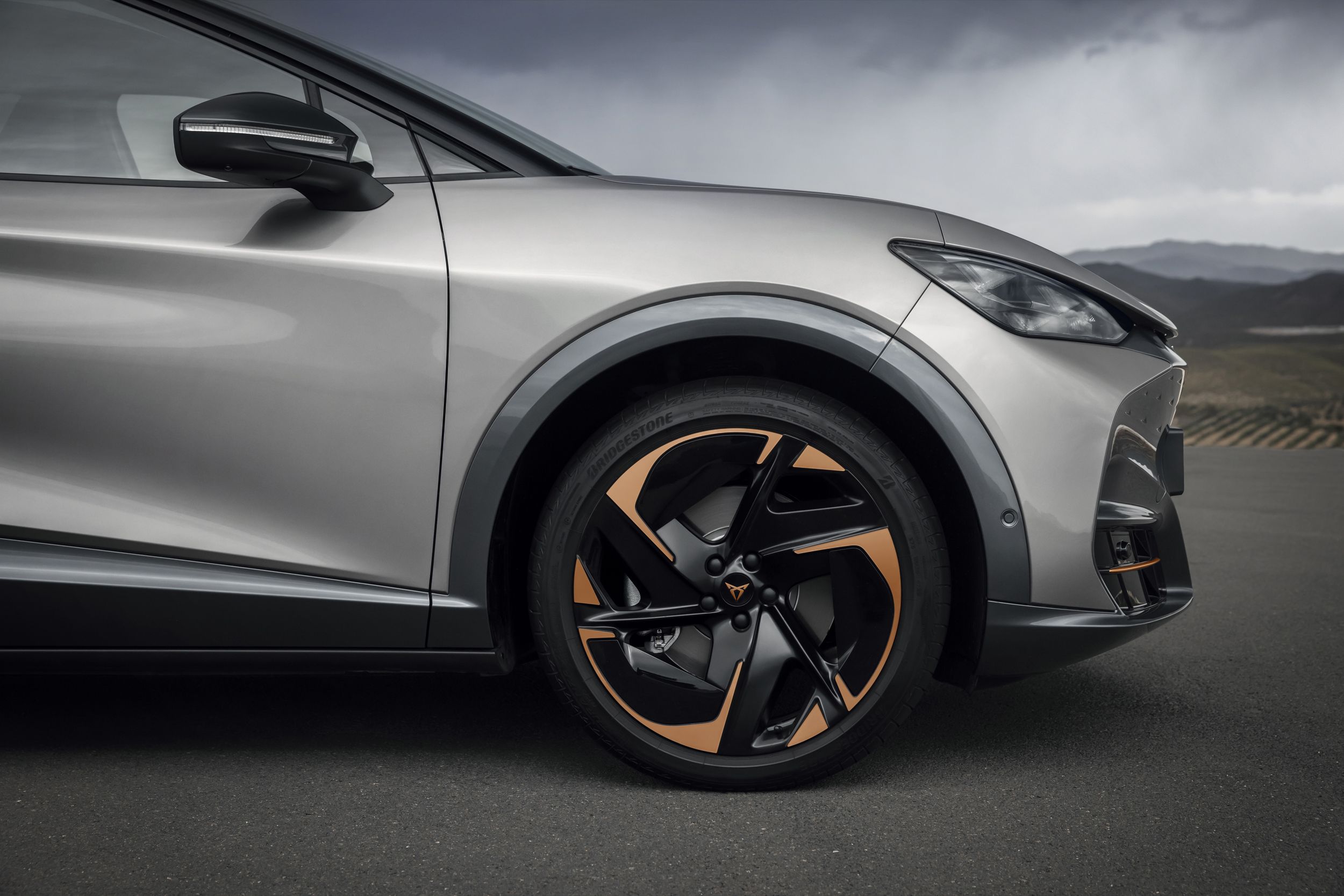 Comparativa Ford Capri contra Cupra Tavascan