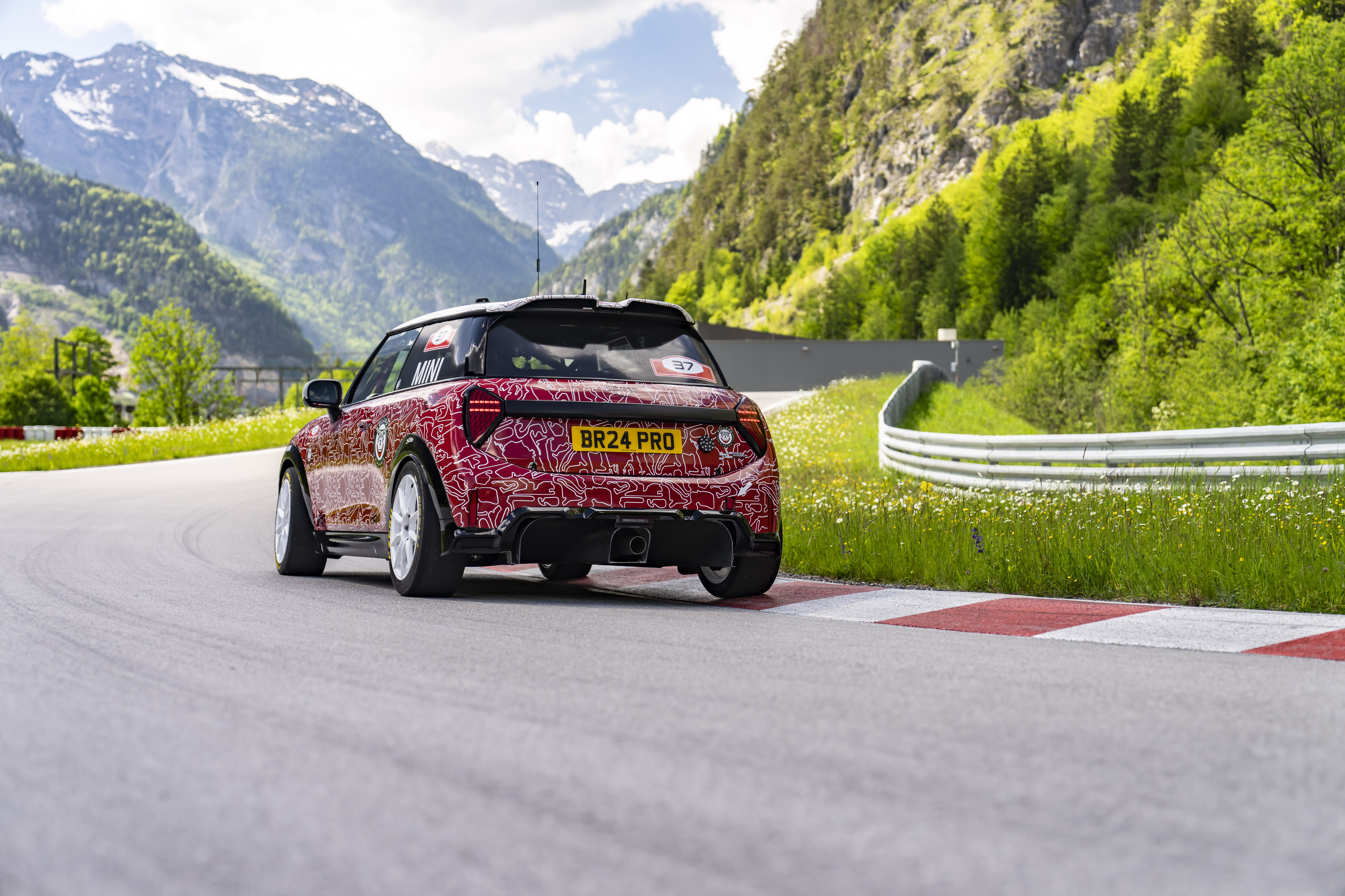 Mini John Cooper Works 2024