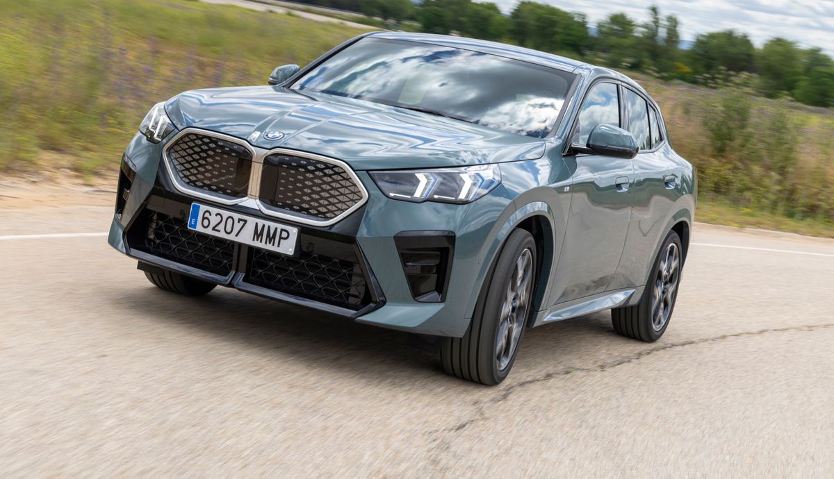 El iX2 lleva a una sugerente imagen coupé la apuesta eléctrica de BMW, caracterizada por un uso ultra eficiente de la batería