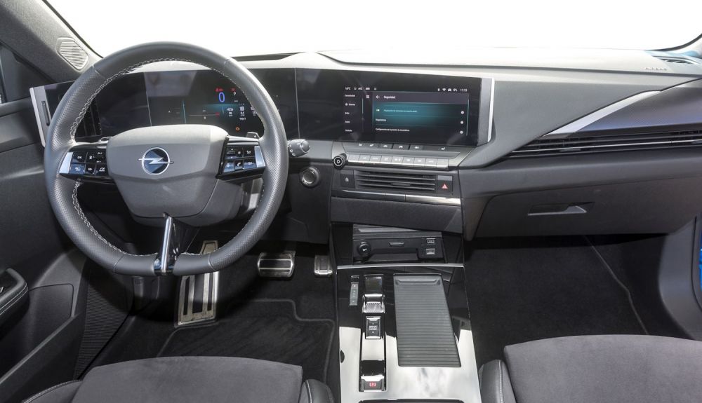 Opel Astra Sports Tourer GS PHEV Opel Astra Sports Tourer GS PHEV