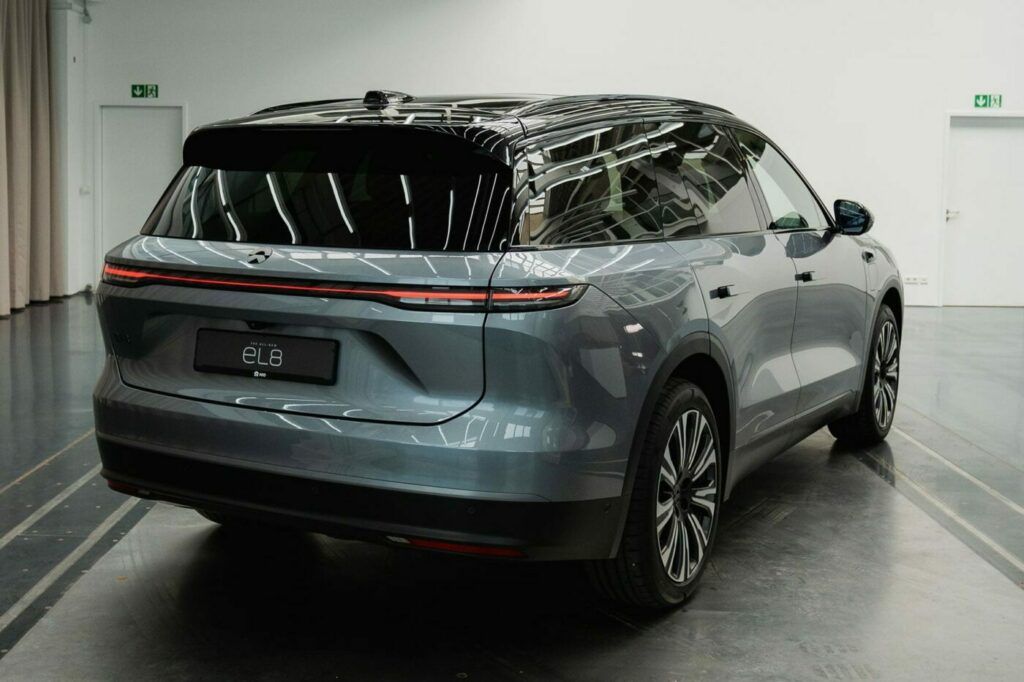 Nio EL8