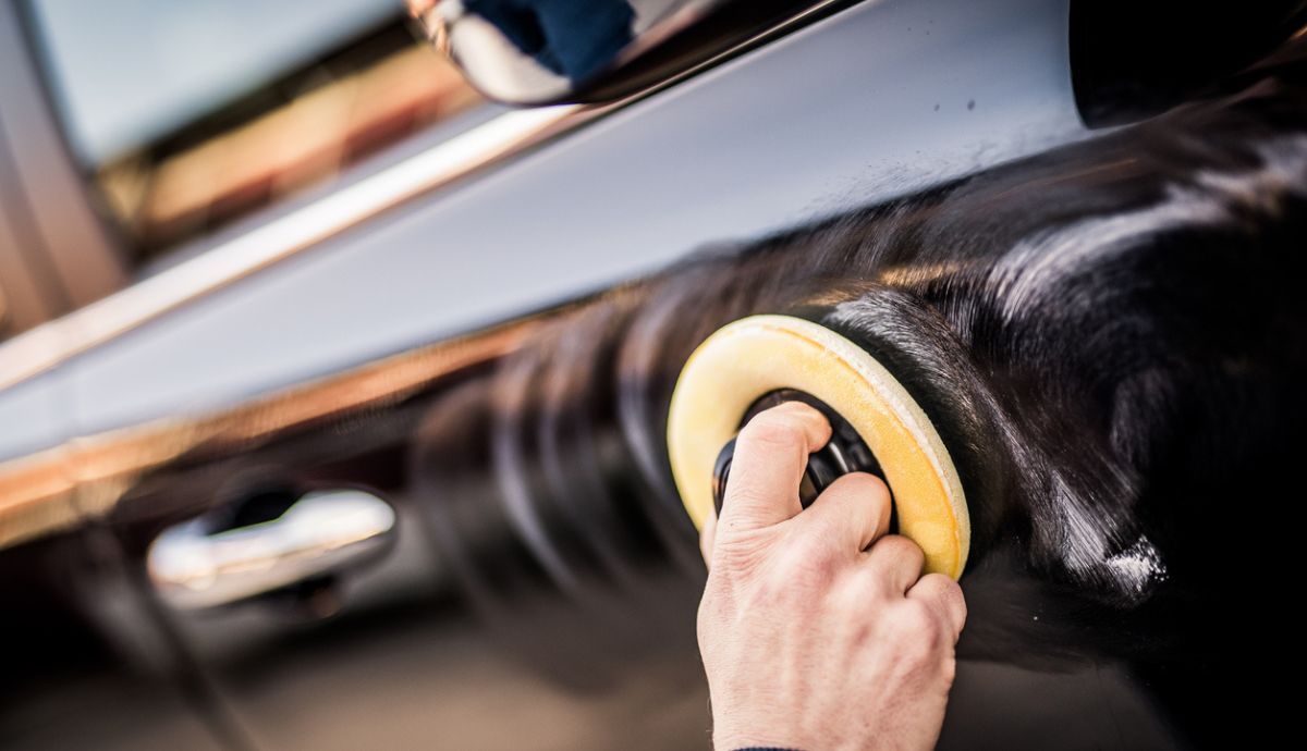 Pulidora de coche, cómo pasarla para dejar la pintura reluciente