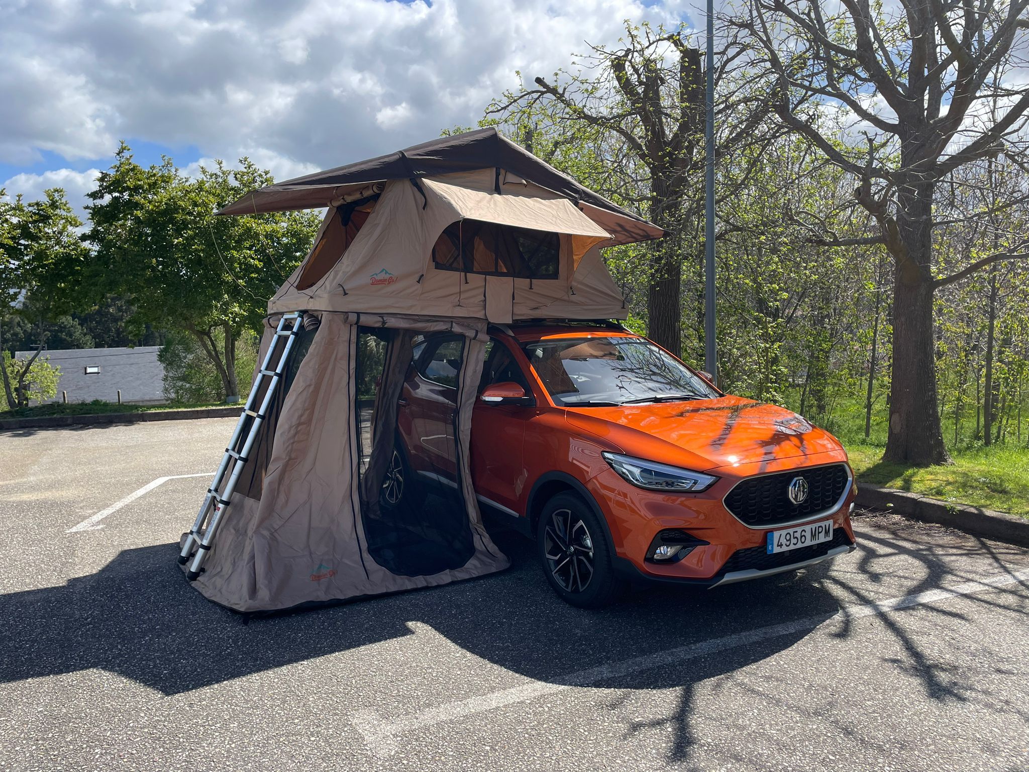 MG ZS camper by Cíclope