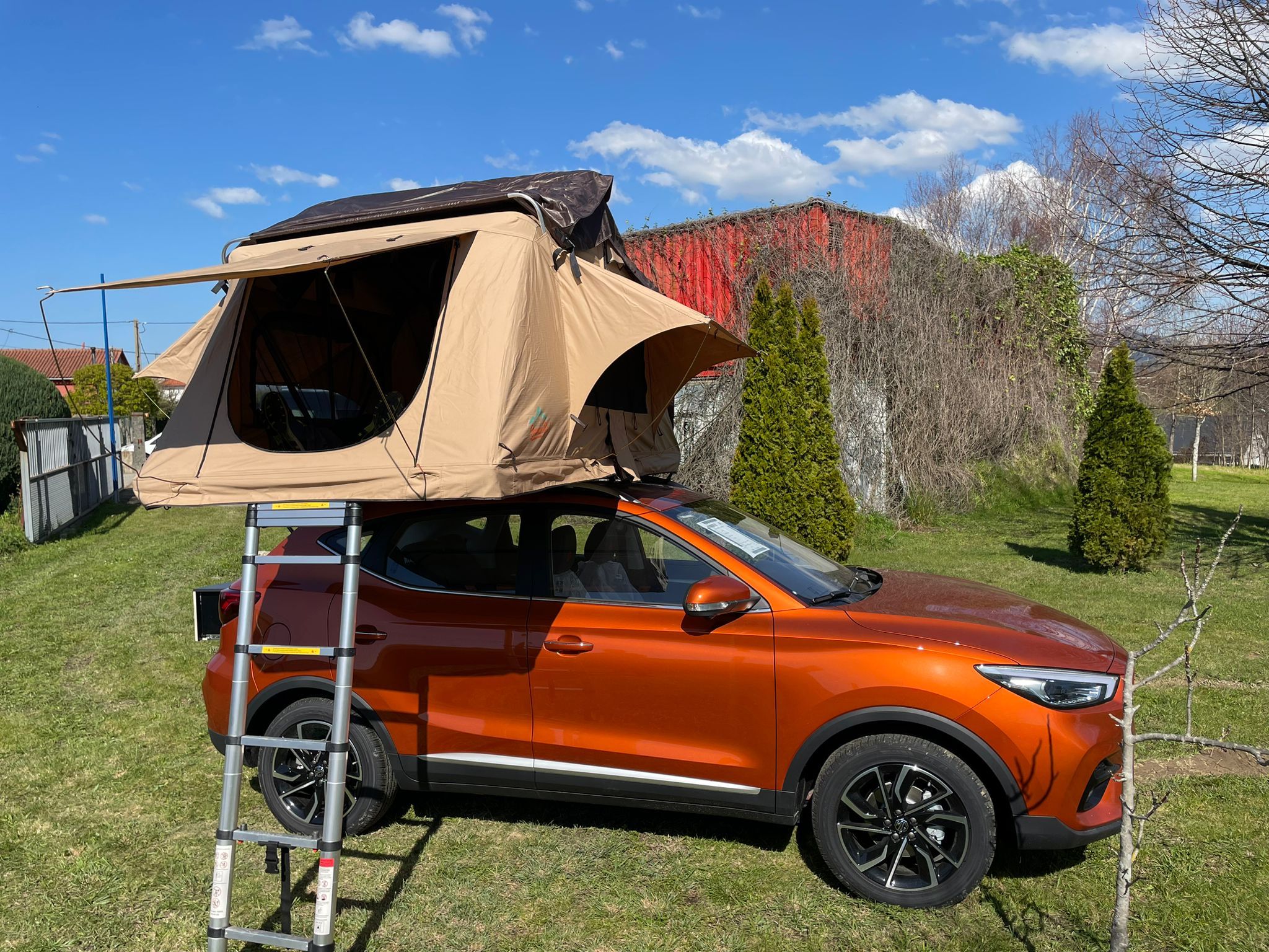 MG ZS camper by Cíclope