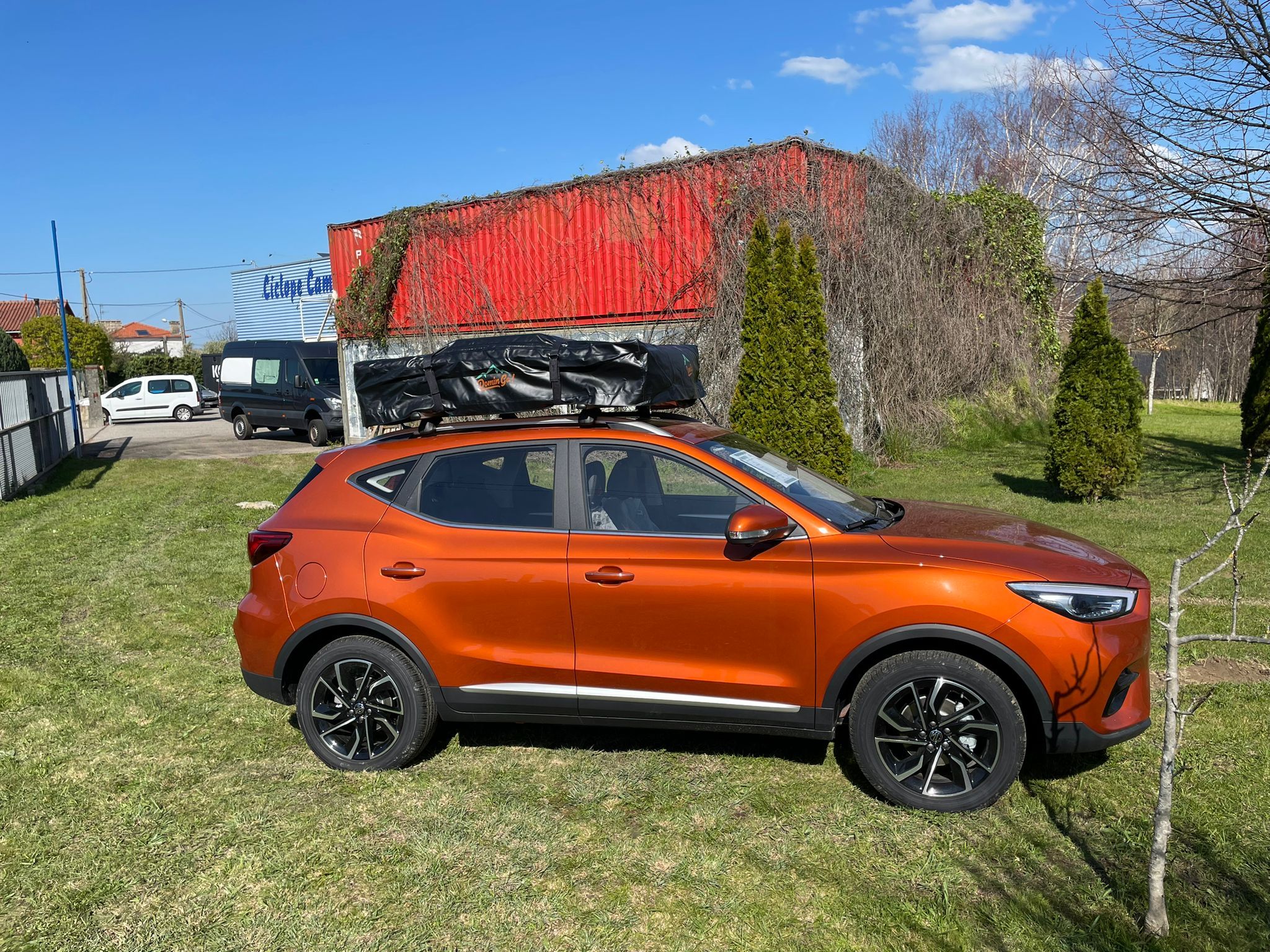 MG ZS camper by Cíclope