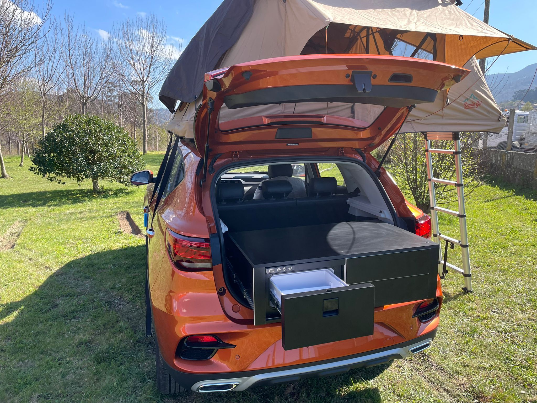 MG ZS camper by Cíclope
