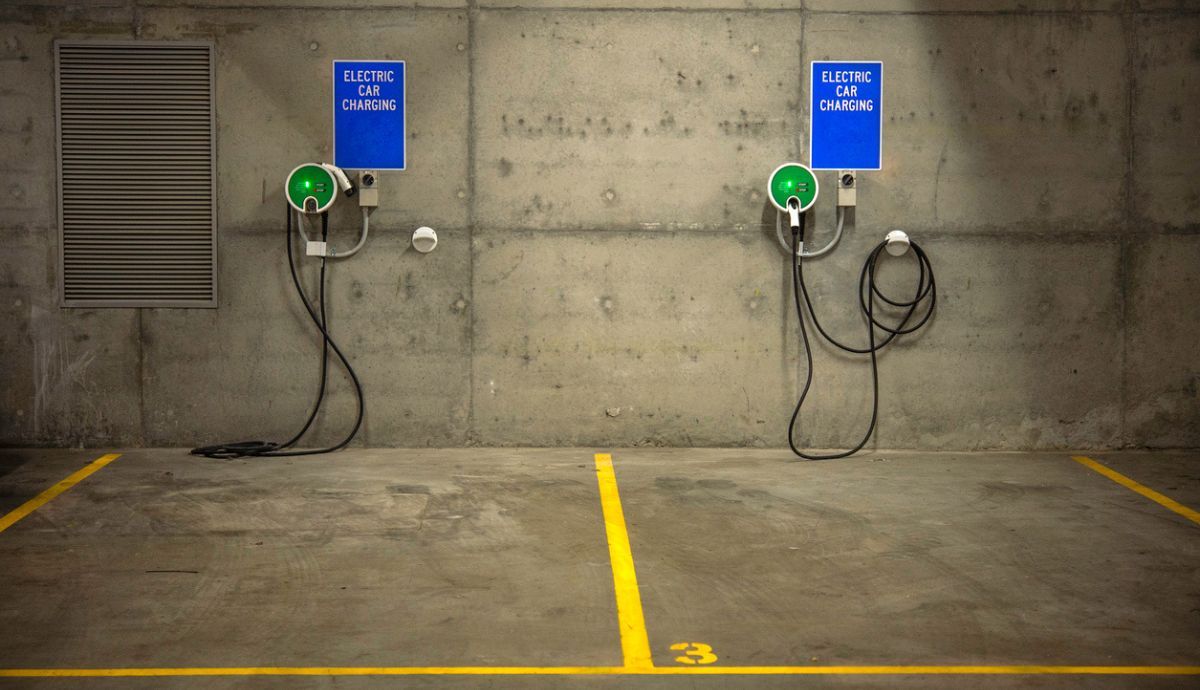 Normativa para instalar un cargador de coche eléctrico en un garaje comunitario