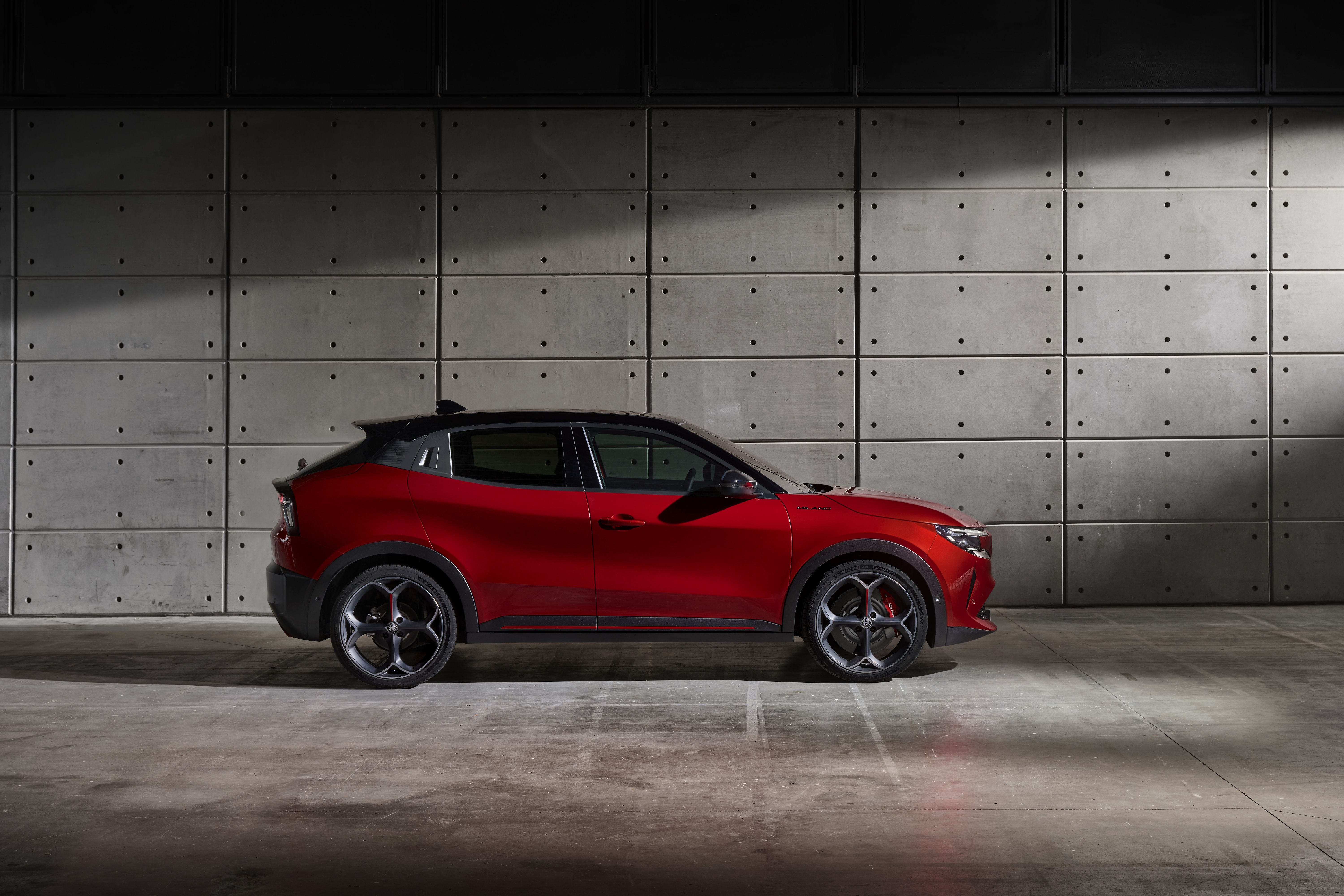 Alfa Romeo Junior, finalista al Car of The Year 2025