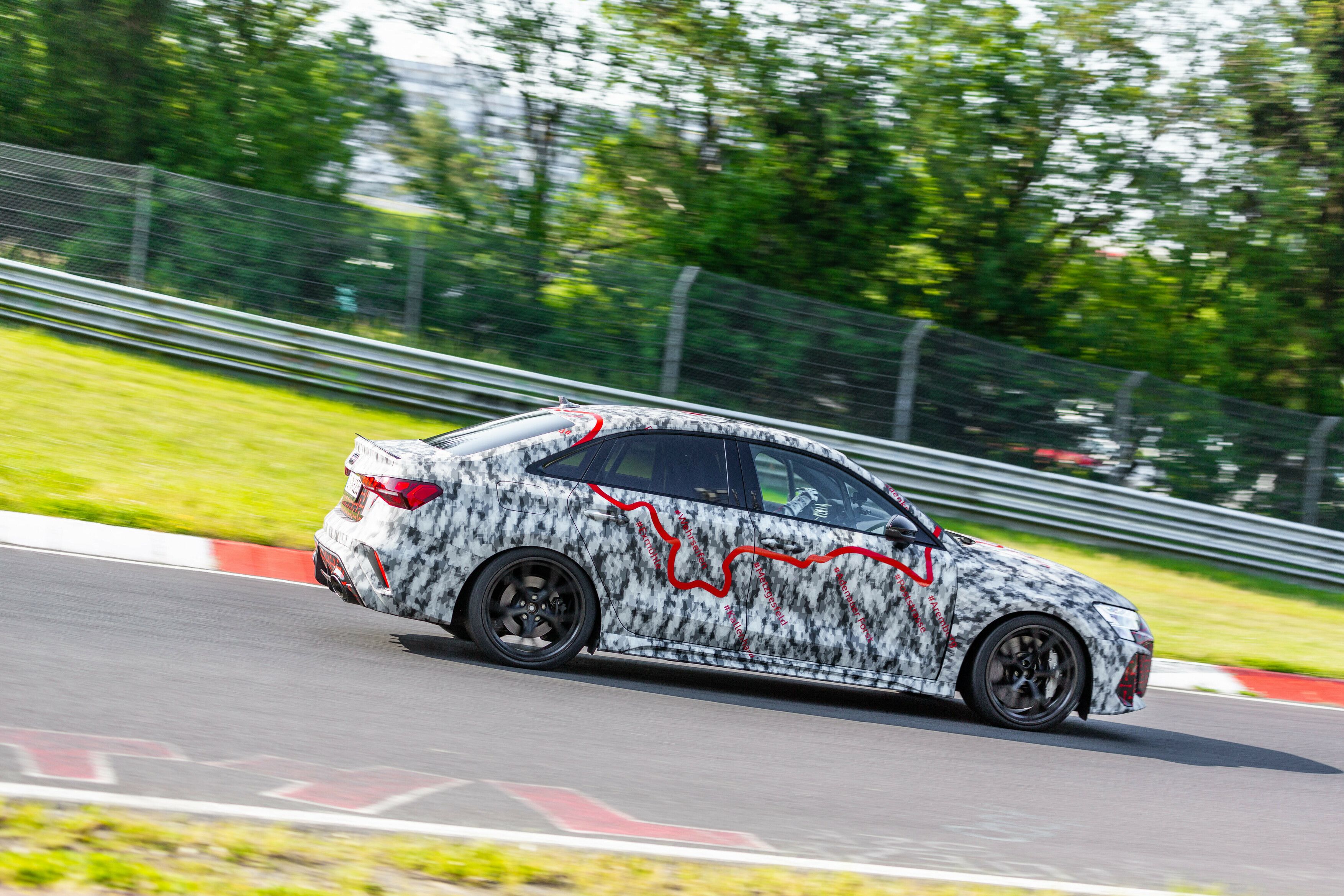 Audi RS 3 récord Nürburgring
