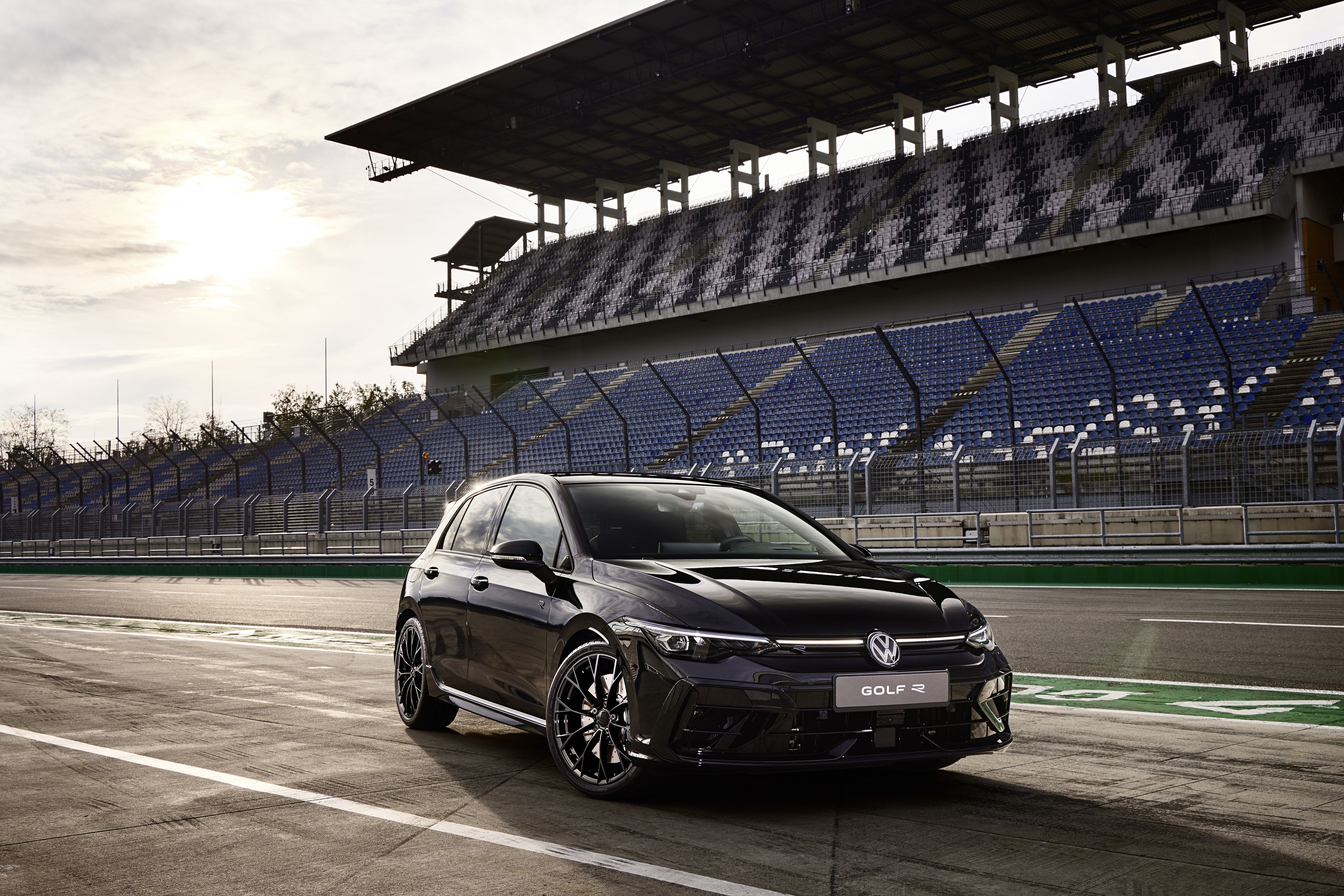 Volkswagen Golf R Black Edition 2024
