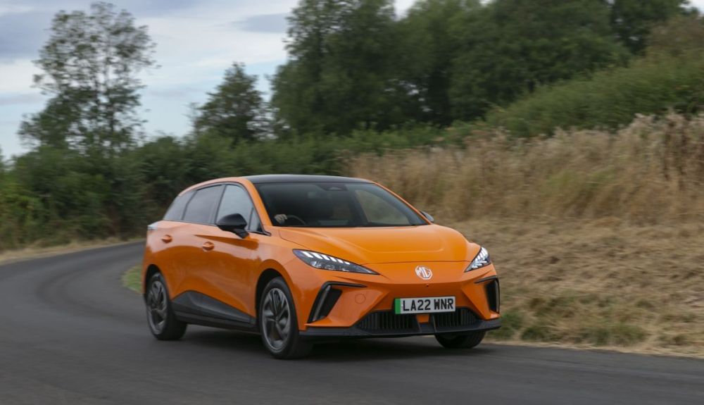 Es el primer coche eléctrico que cuesta como un gasolina y mejora en casi todo, así es el nuevo MG4