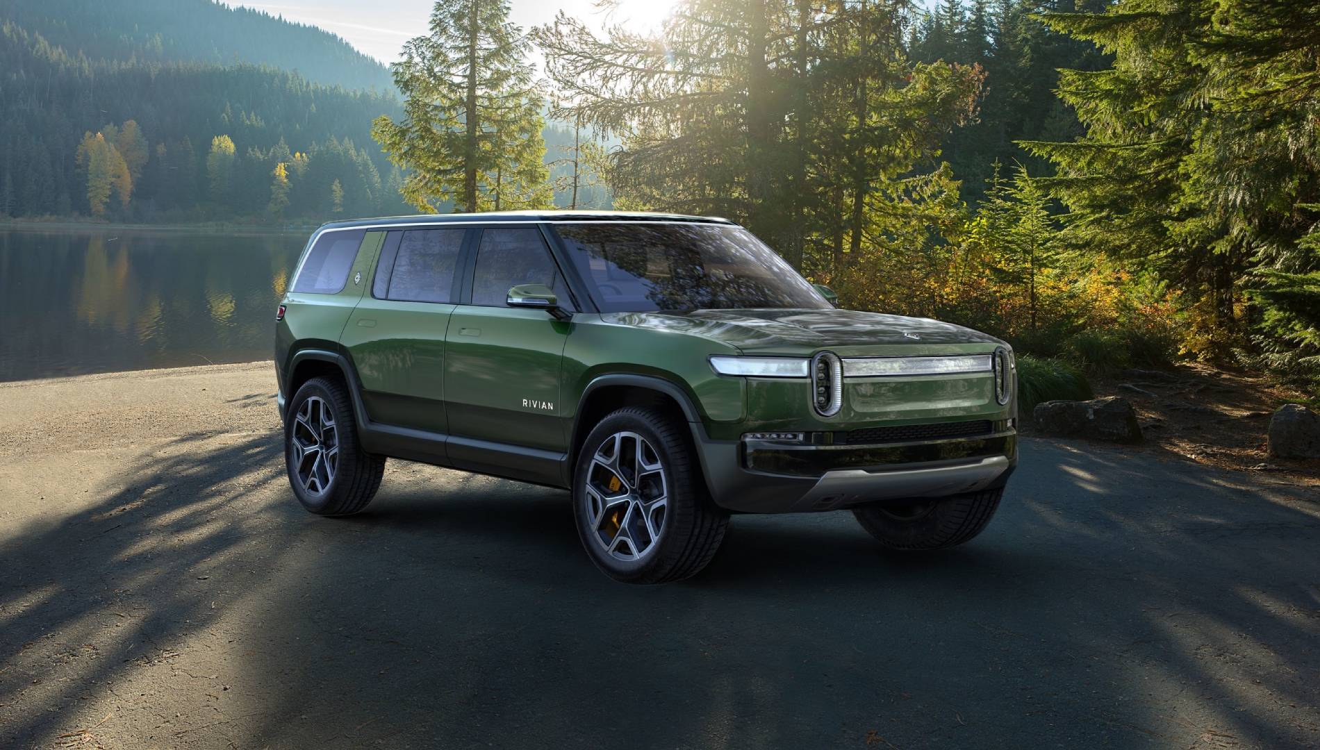 Rivian y Volkswagen van a crear una empresa para fabricar coches eléctricos ¿será su salvación?