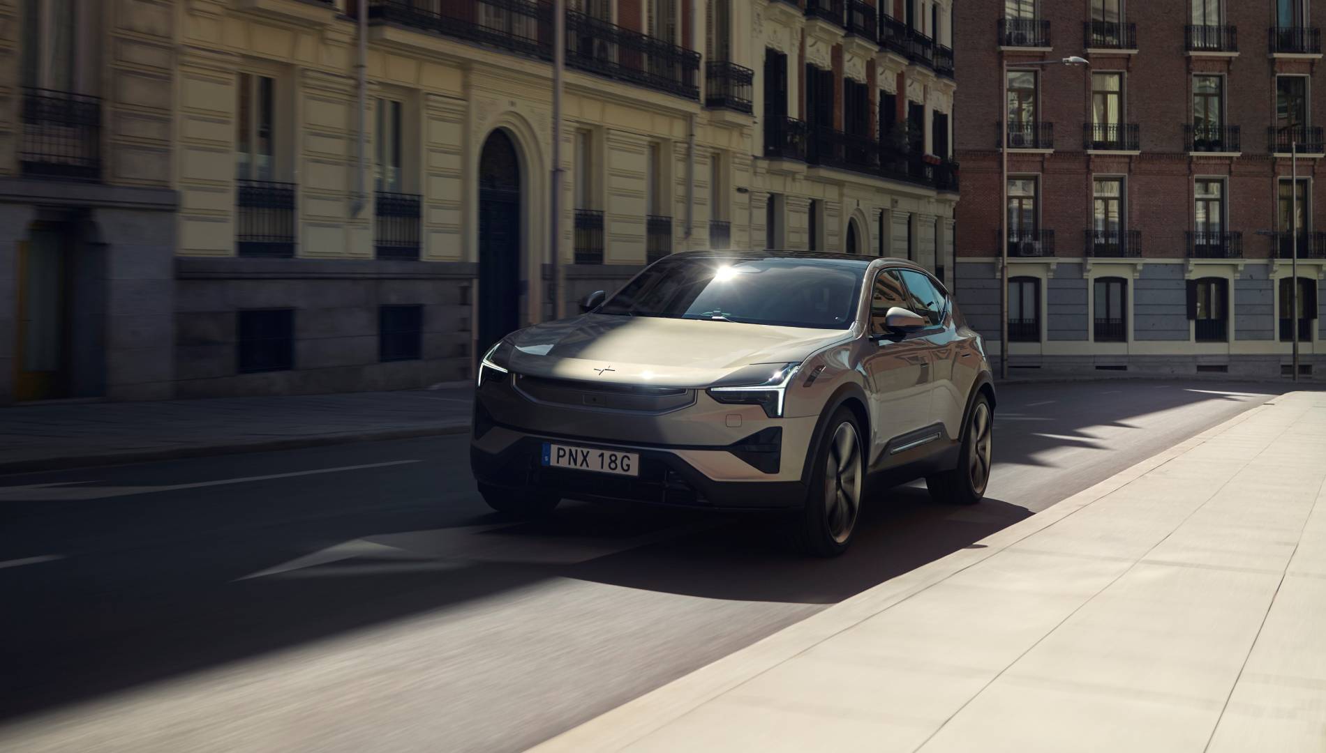 Este SUV eléctrico sueco suma una nueva variante mucho más barata para luchar con los premium