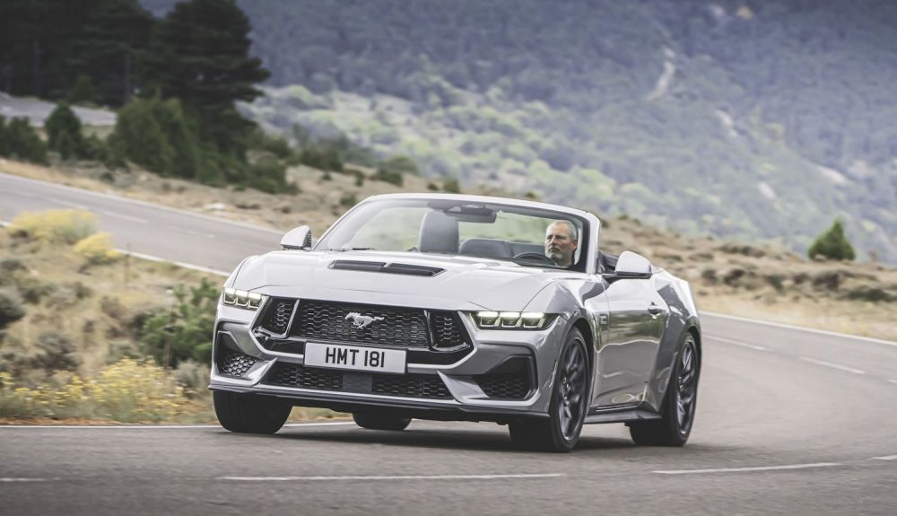 FORD MUSTANG CONVERTIBLE 2024