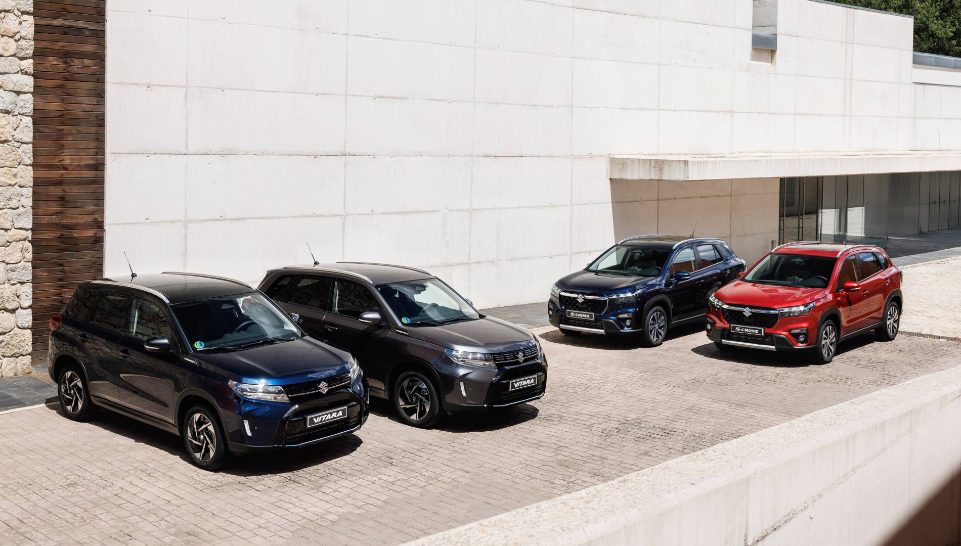 Son dos de los SUV más baratos con etiqueta Eco y ahora aumentan su equipamiento de serie con más tecnología