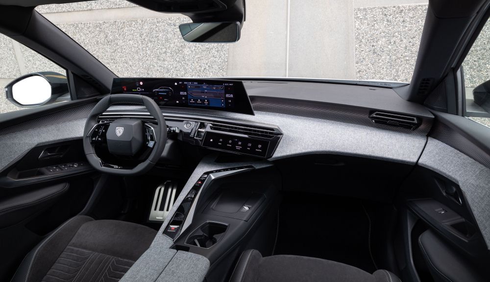 Peugeot E-5008