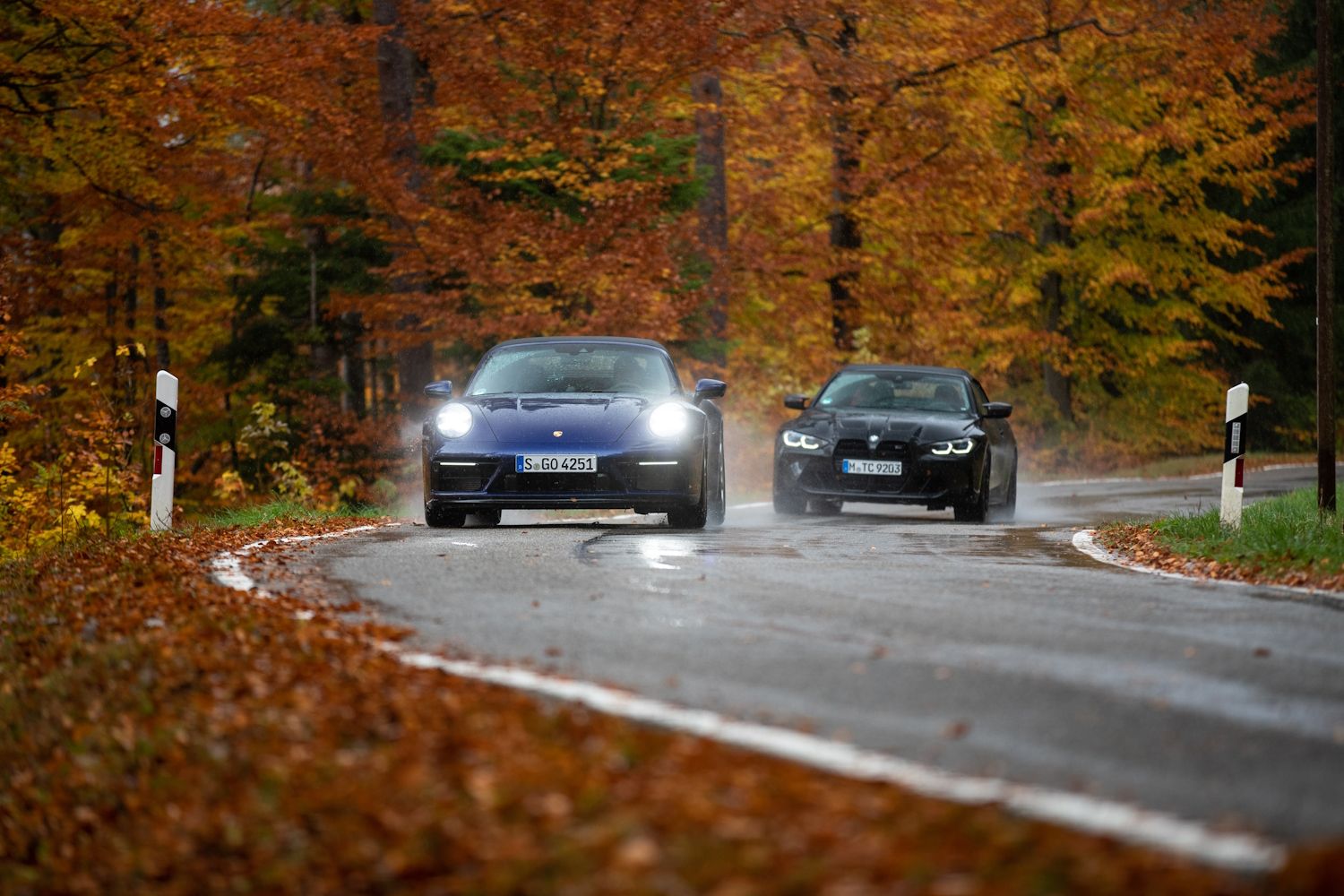 BMW M4 Competition Xdrive Cabrio vs Porsche 911 Carrera 4 GTS Cabrio