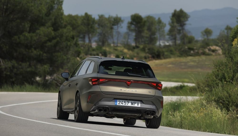 Cupra León Sportstourer VZ TSi/333 4Drive DSG/7 Cupra León Sportstourer VZ TSi/333 4Drive DSG/7