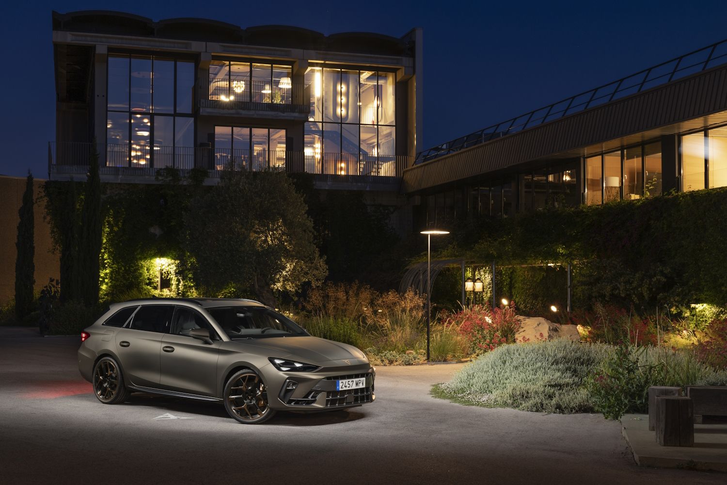 Cupra León Sportstourer VZ TSi/333 4Drive DSG/7