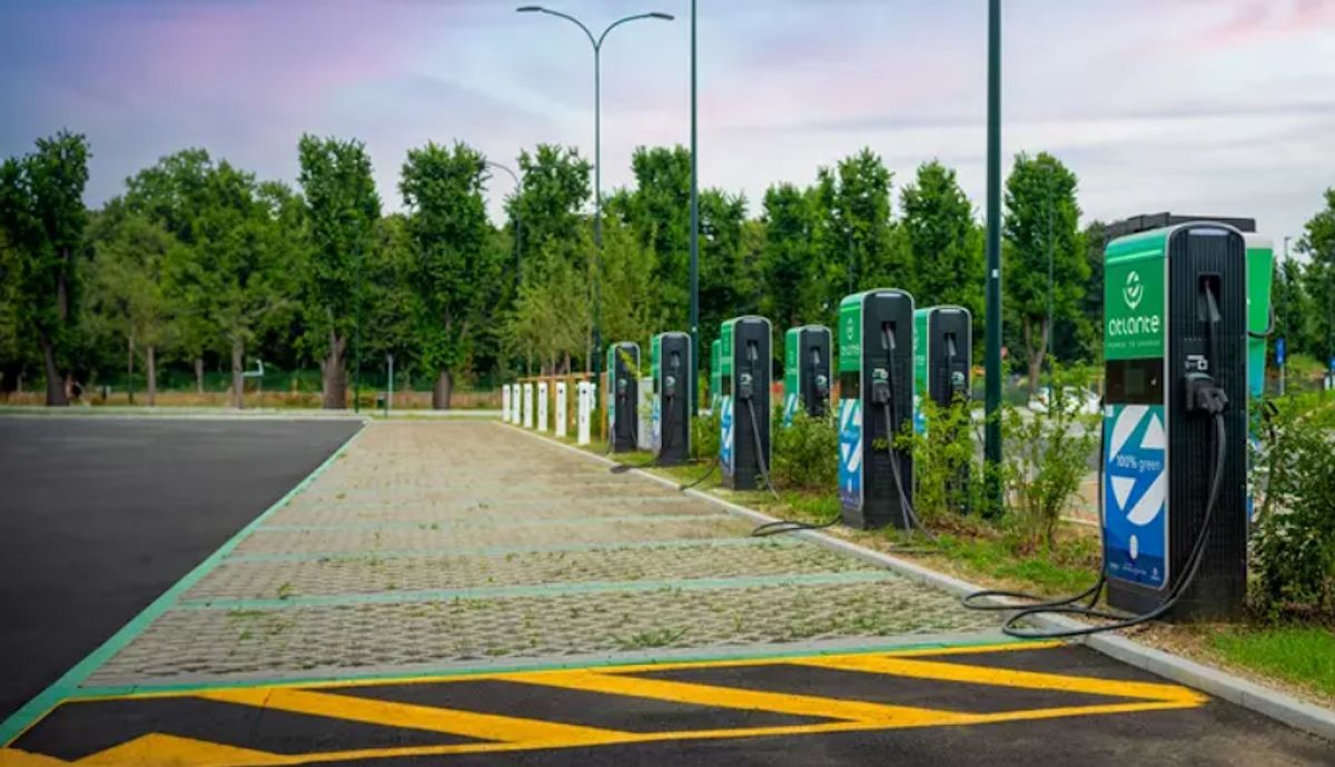 Esta es la cadena de supermercados donde podrás ya cargar completo tu eléctrico mientras compras