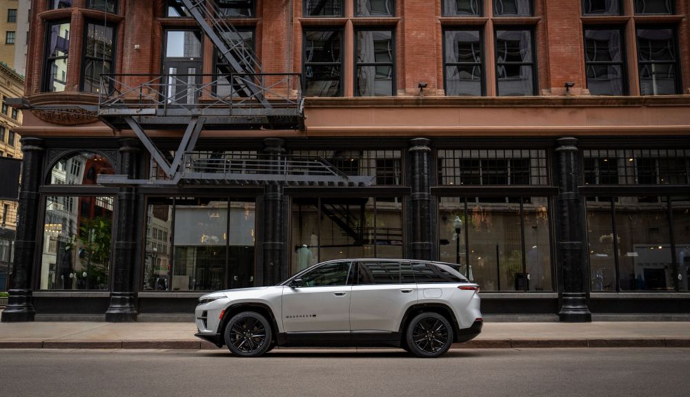Jeep Wagoneer S 2024