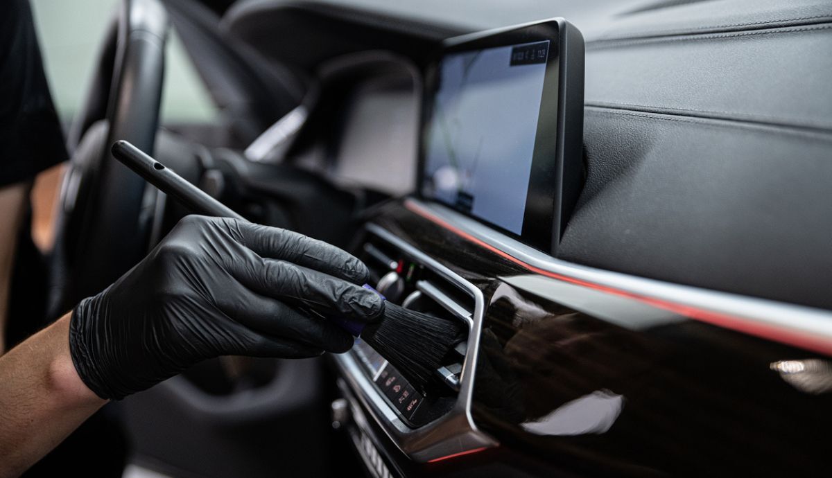 Limpiar el aire acondicionado del coche