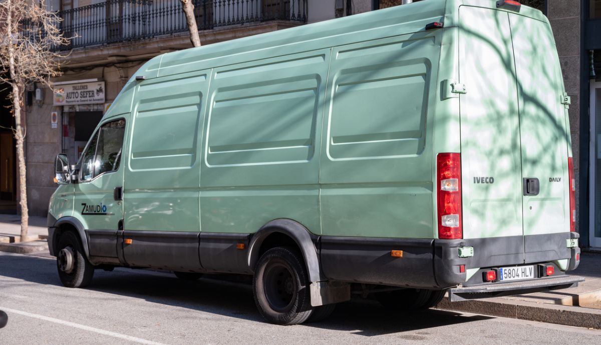 Puedo conducir una furgoneta de 12 plazas con el carnet B