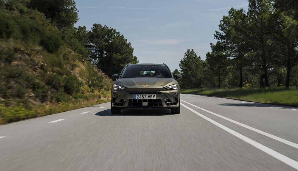 CUPRA LEON SPORSTOURER VZ 2.0 TSI/333 4DRIVE DSG/7 CUPRA LEON SPORSTOURER VZ 2.0 TSI/333 4DRIVE DSG/7