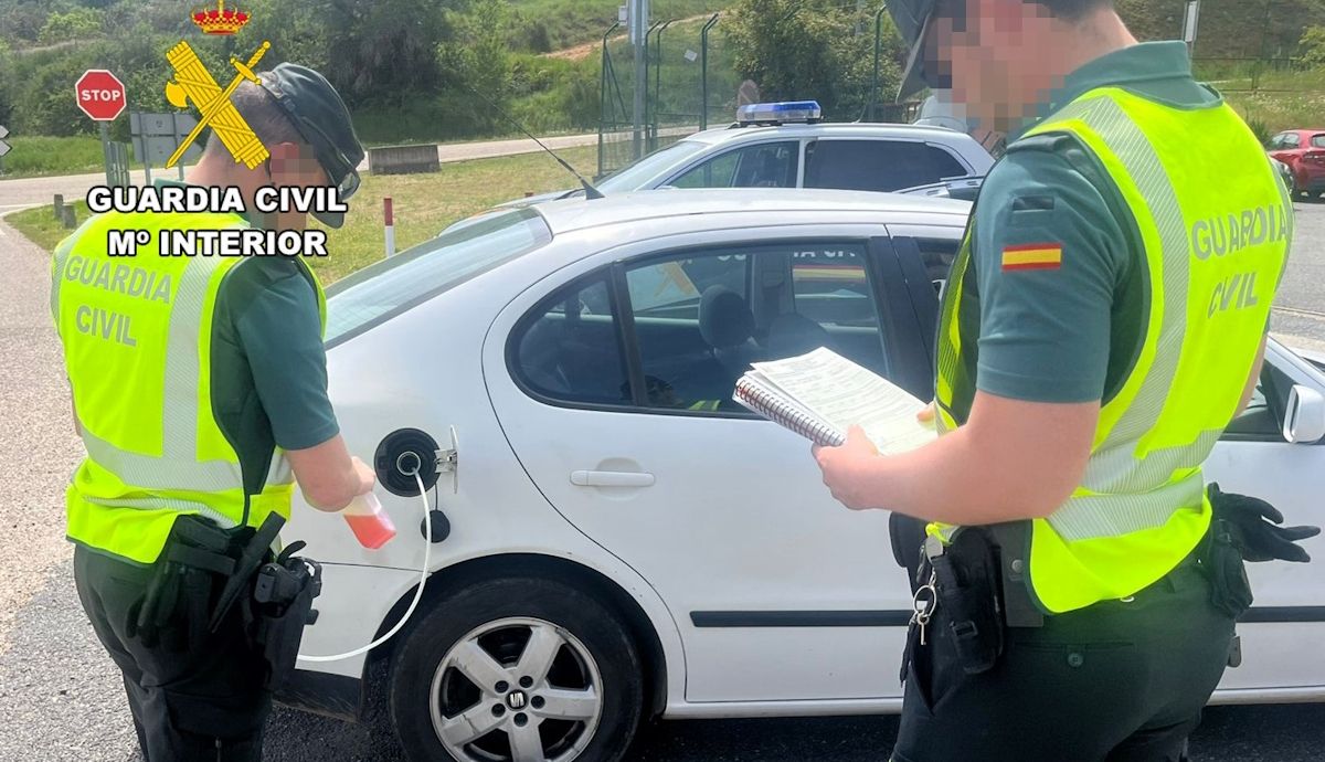 Aviso si tienes un coche diésel, DGT y Guardia Civil ya multan por una infracción que se generaliza