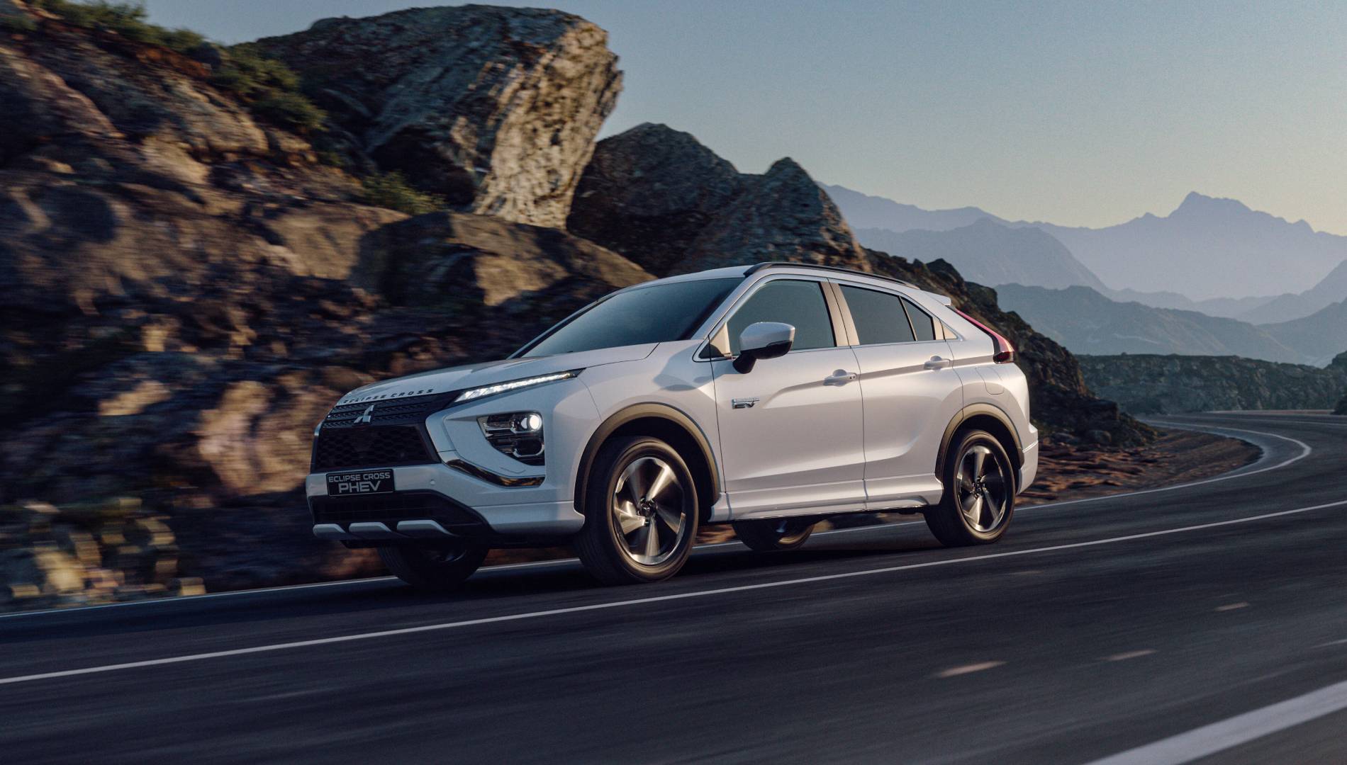 Este SUV híbrido enchufable cuenta ya con un descuento de 12.500 euros ¿hará temblar al Ford Kuga?