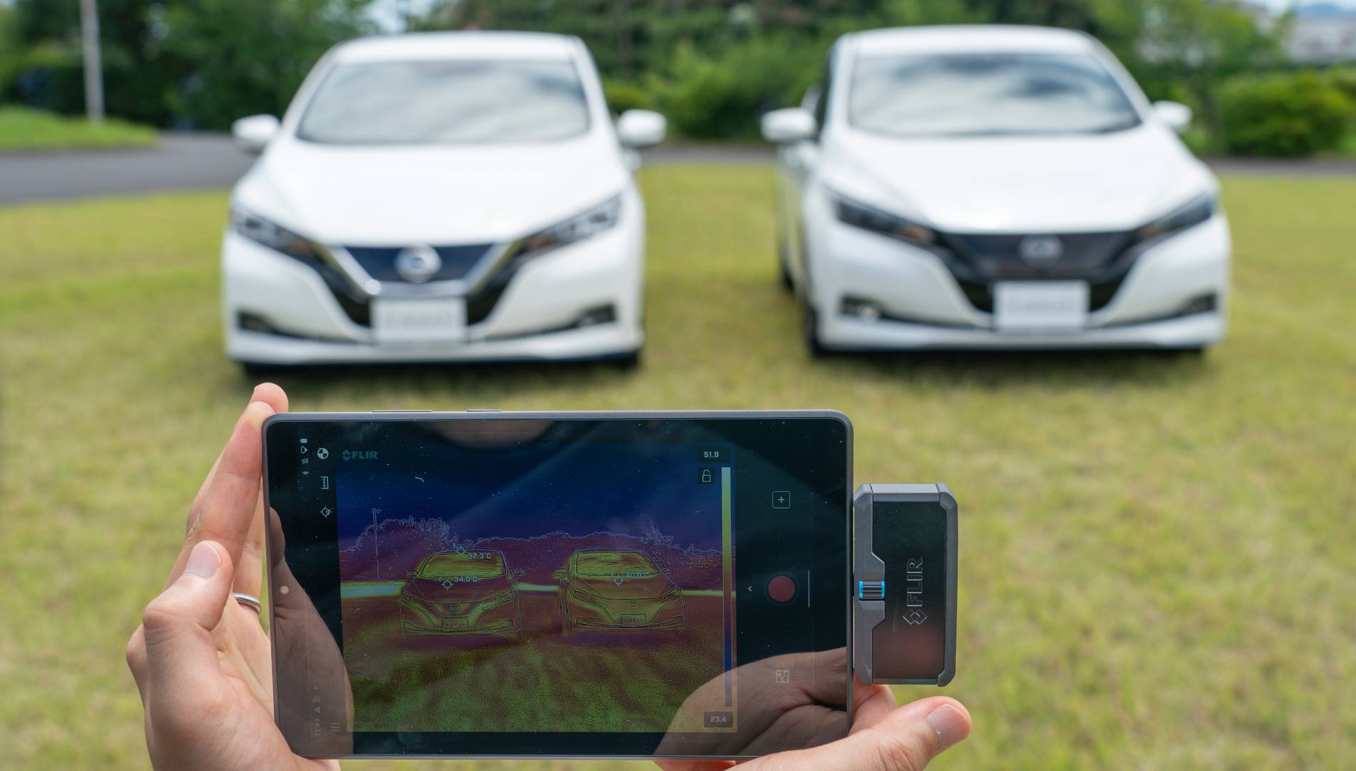 Nissan crea una pintura especial para coches que disminuye la temperatura cuando aparcamos al sol