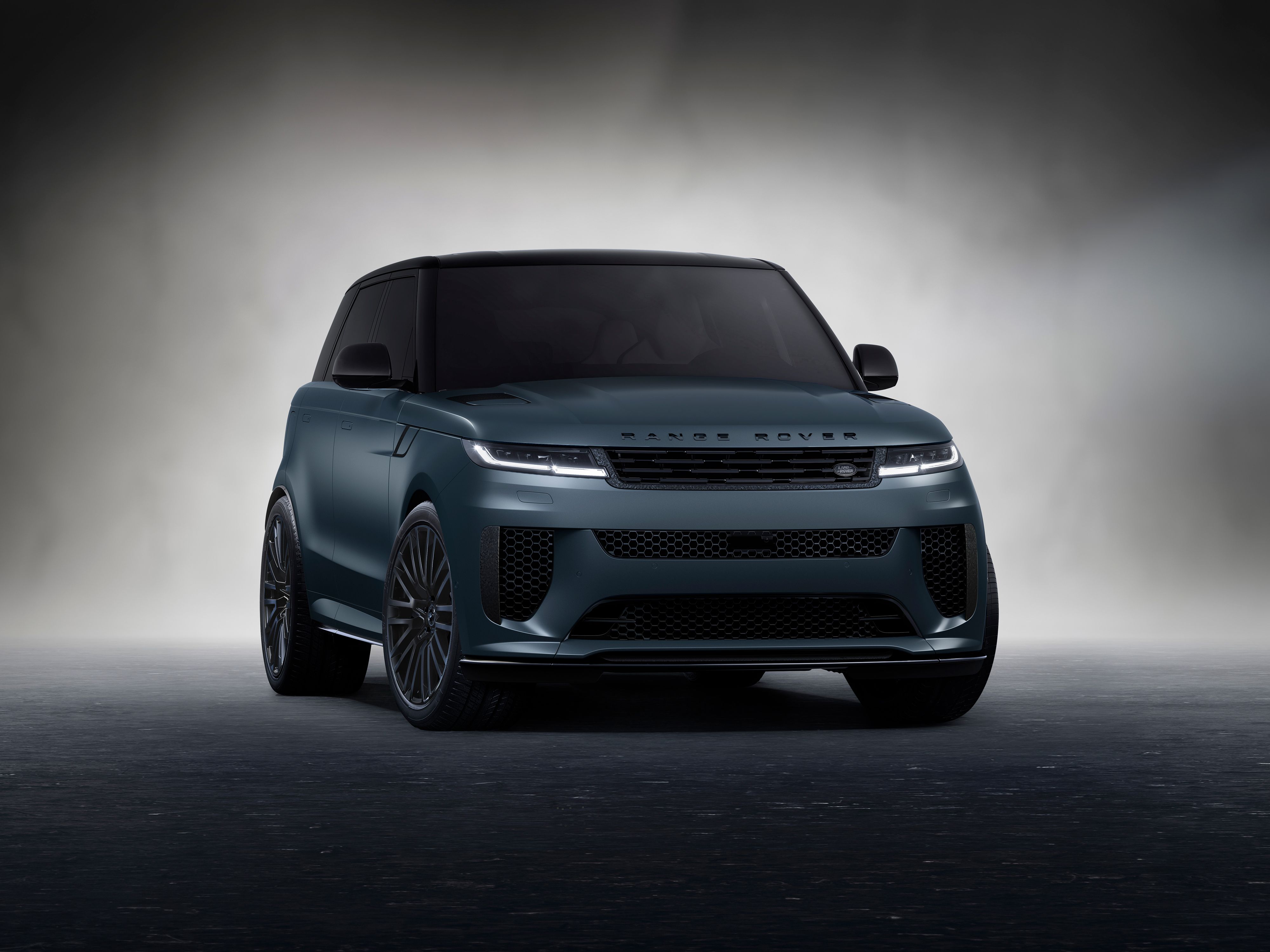 Range Rover Sport SV Edition Two Nebula Blue