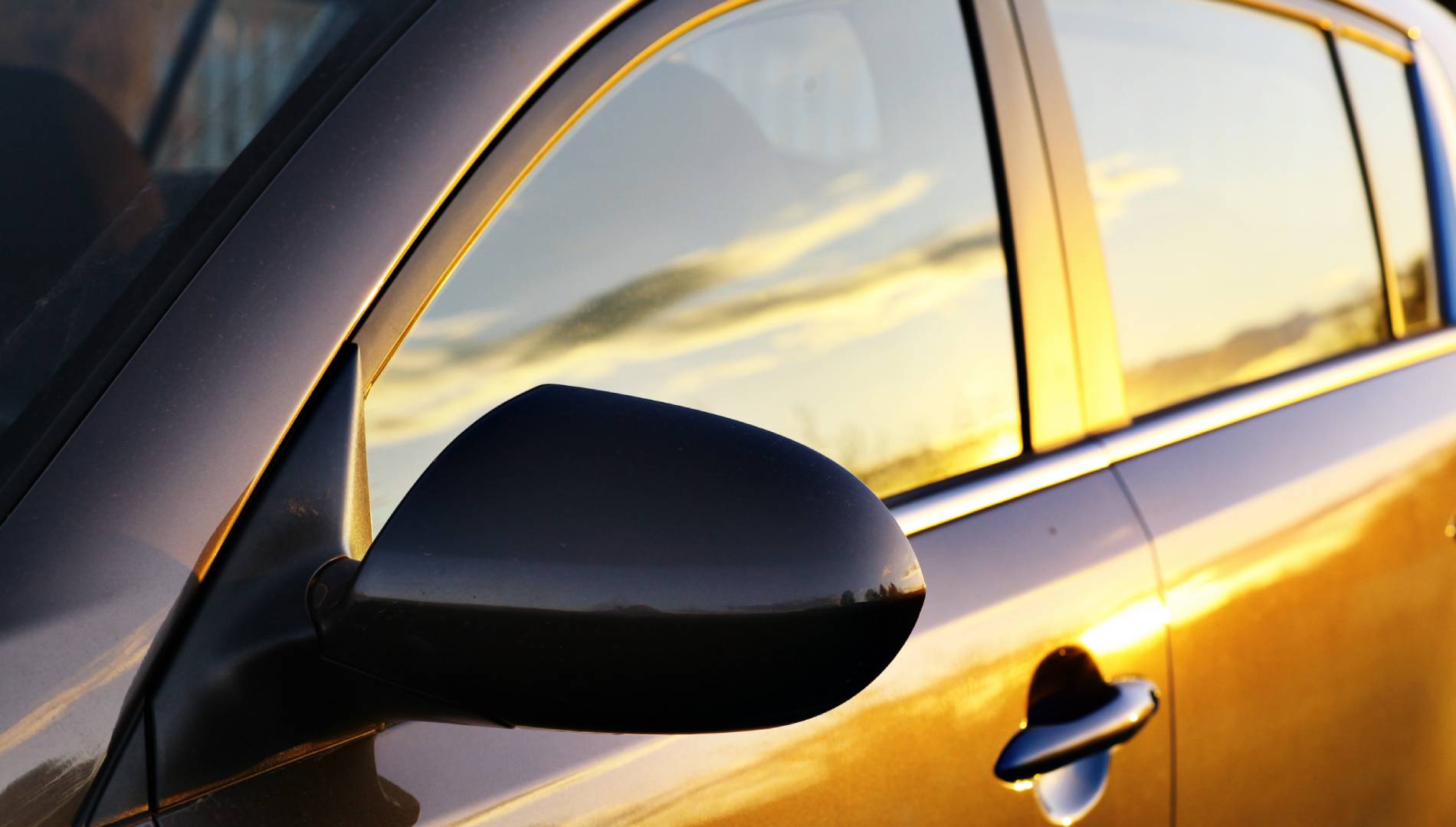 Si dejas esta serie de objetos en tu coche a pleno sol te puedes arriesgar a sufrir un incendio