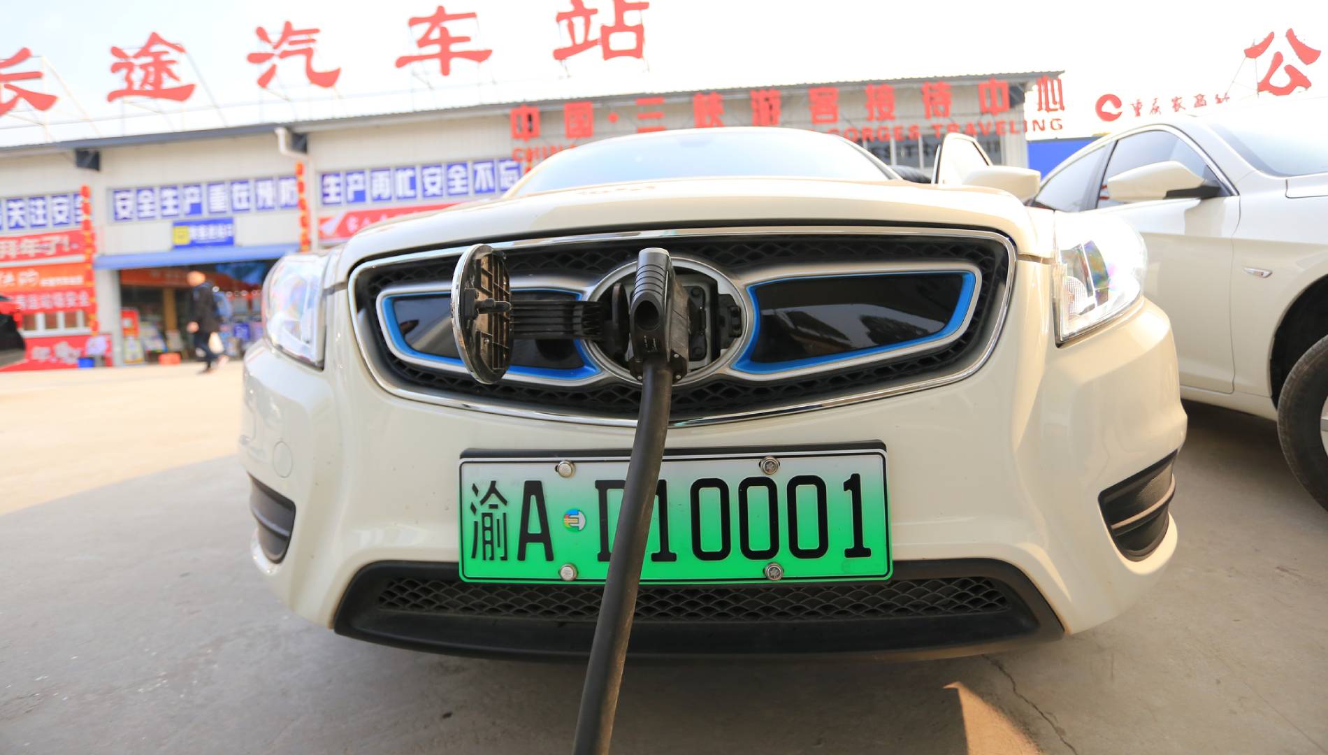 La Unión Europea recula y reduce los aranceles a los eléctricos chinos Tesla la más favorecida