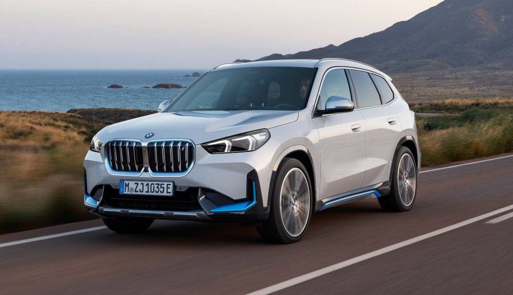Golpe a Tesla: BMW ya vende más coches eléctricos y le supera en Europa