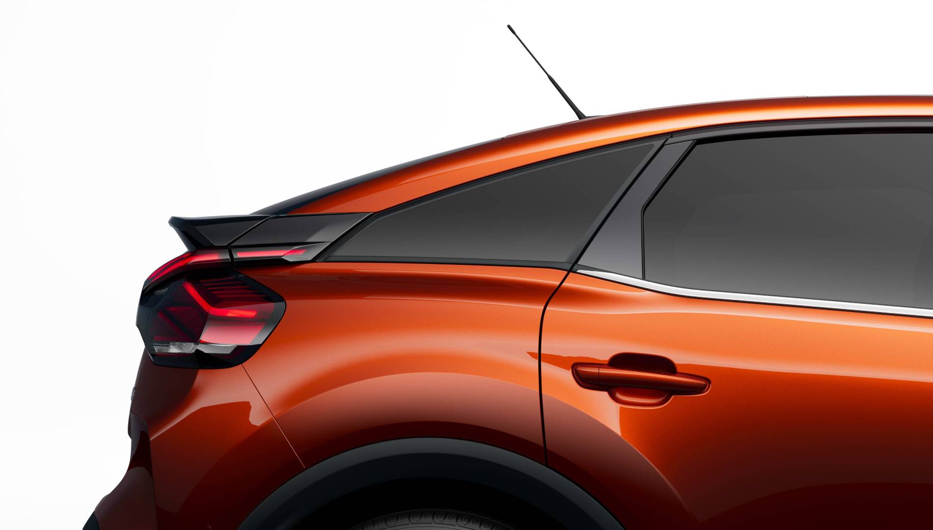 Tenemos las primeras fotografías del nuevo Citroën C4, cuya llegada esperamos a final de año