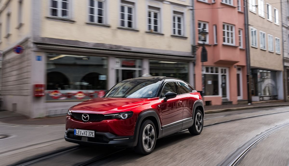 Probamos un nuevo SUV que te atrapa, explosivo y sorprendente, así es el Mazda MX 30 e Skyactiv R EV