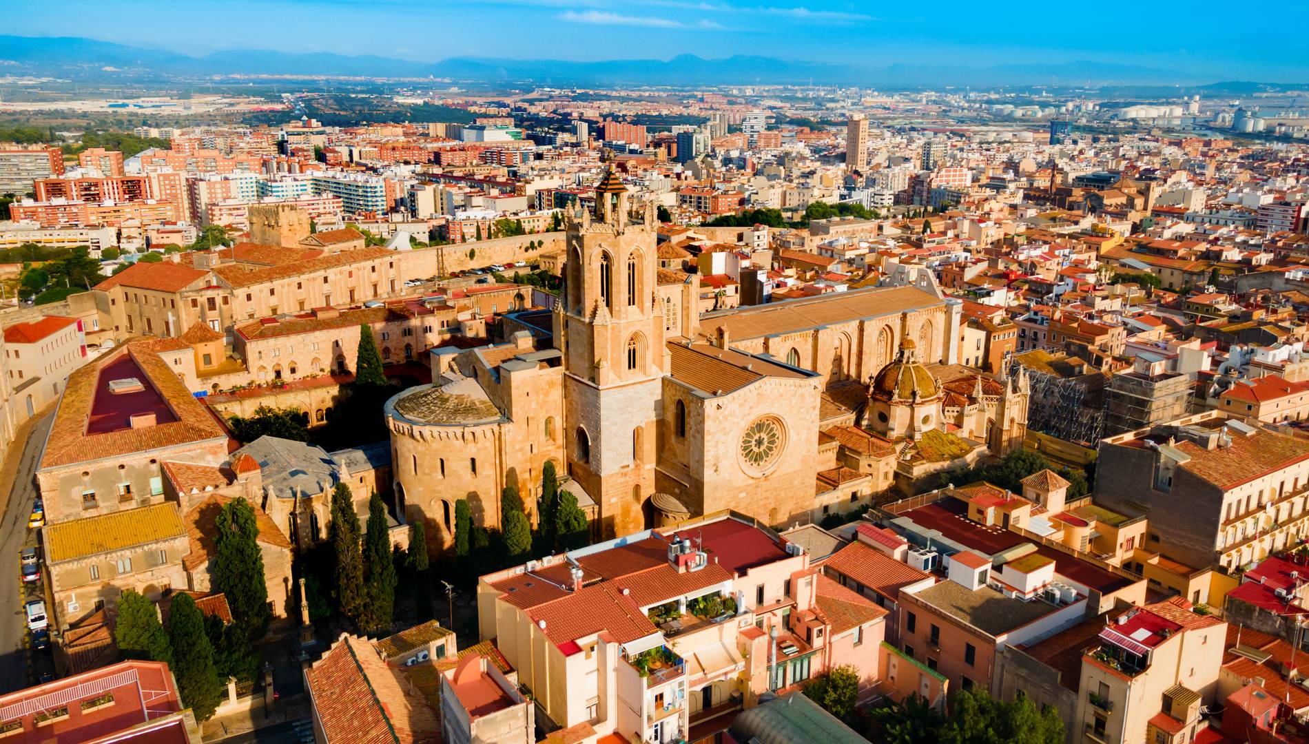 Una ciudad española aprobará que coches con etiqueta amarilla sigan circulando muchos años en su ZBE