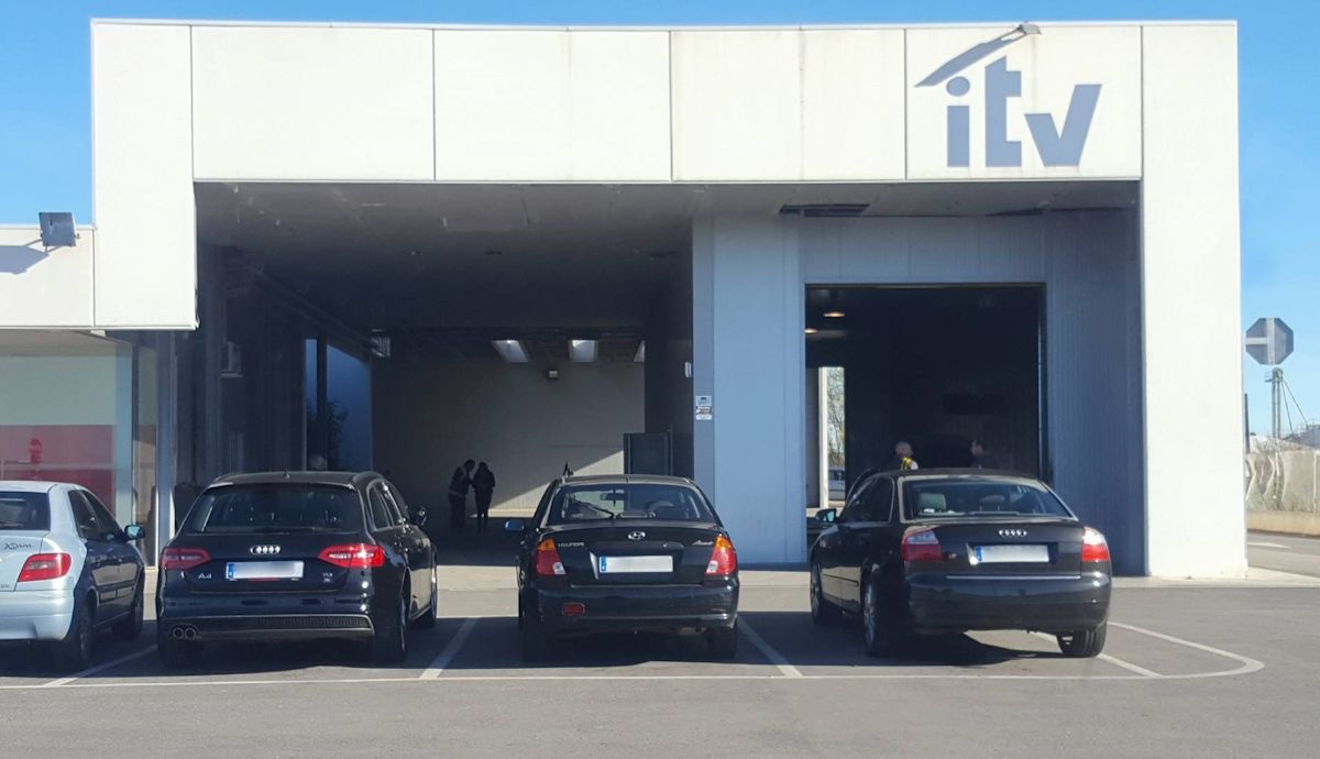 Estos son todos los coches que ya no tienen que pasar la ITV con el nuevo Reglamento de la DGT