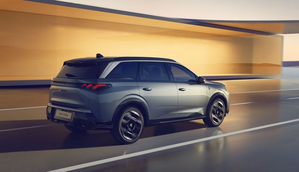 Peugeot E 5008 230 Long Range 2024