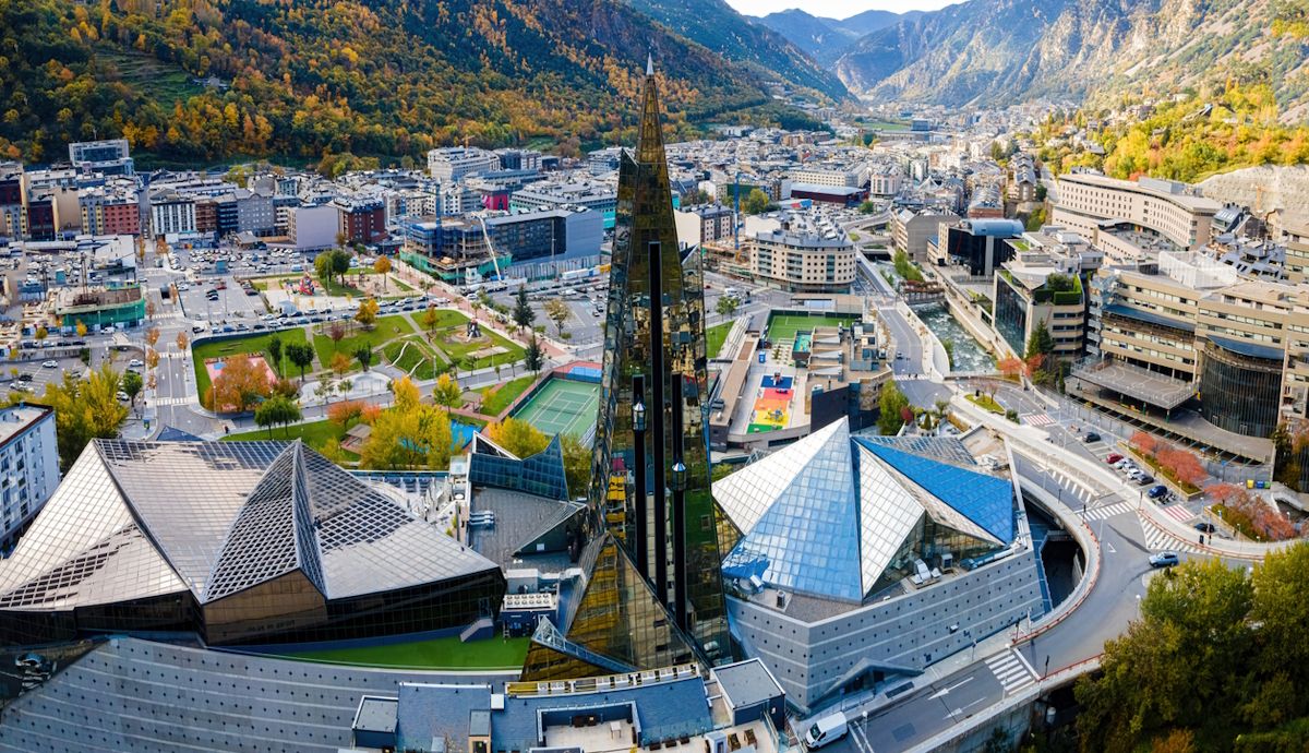 Este es el nuevo impuesto que podrían pagar los conductores españoles por circular por Andorra