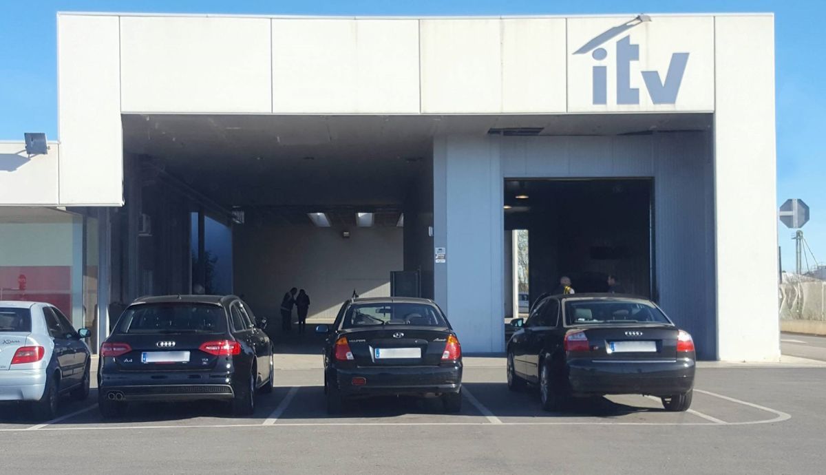 Estos son todos los coches que desde esta semana ya no tienen que pasar nunca más la ITV en España