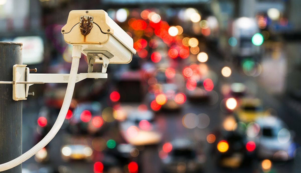 Nuevas cámaras ya multan en las ciudades y 4 de cada 10 coches será sancionado por esta infracción