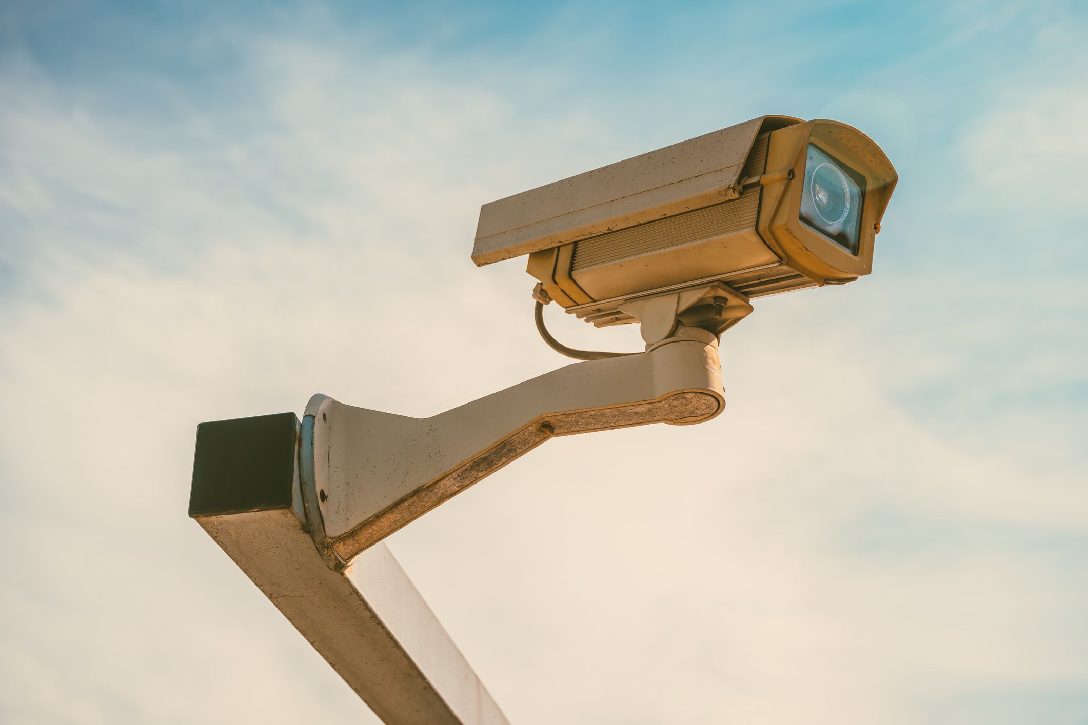 Ni son radares, ni controlan la ITV, pero las ciudades instalan cada vez más cámaras… ¿qué vigilan?