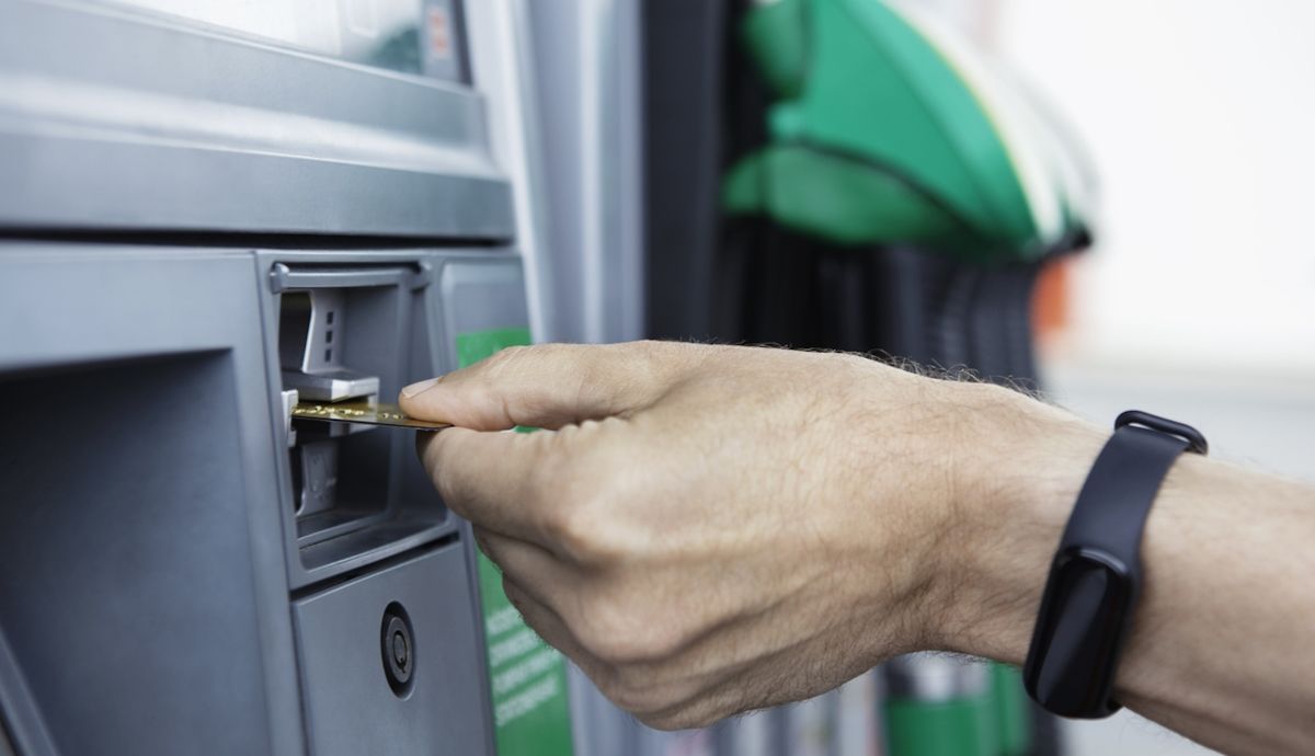 Este es el nuevo timo de los 5 € en gasolineras que se multiplica por España al pagar con tarjeta