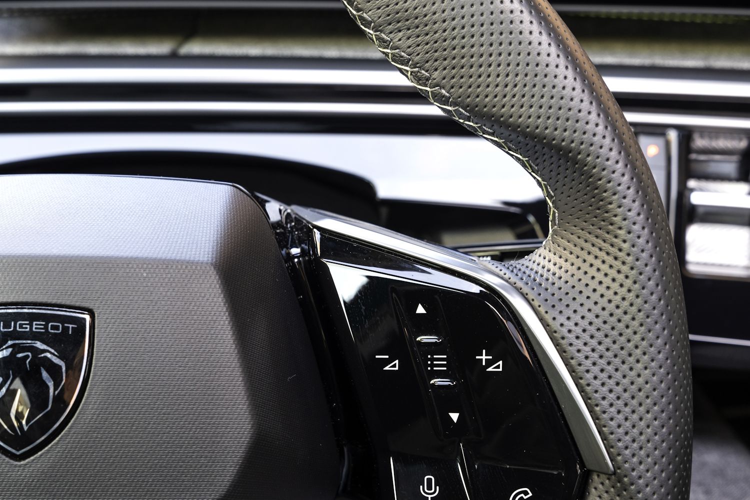 Peugeot E-3008 GT