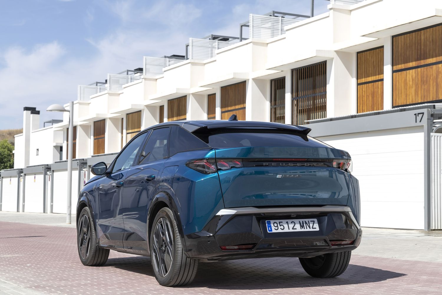 Peugeot E-3008 GT